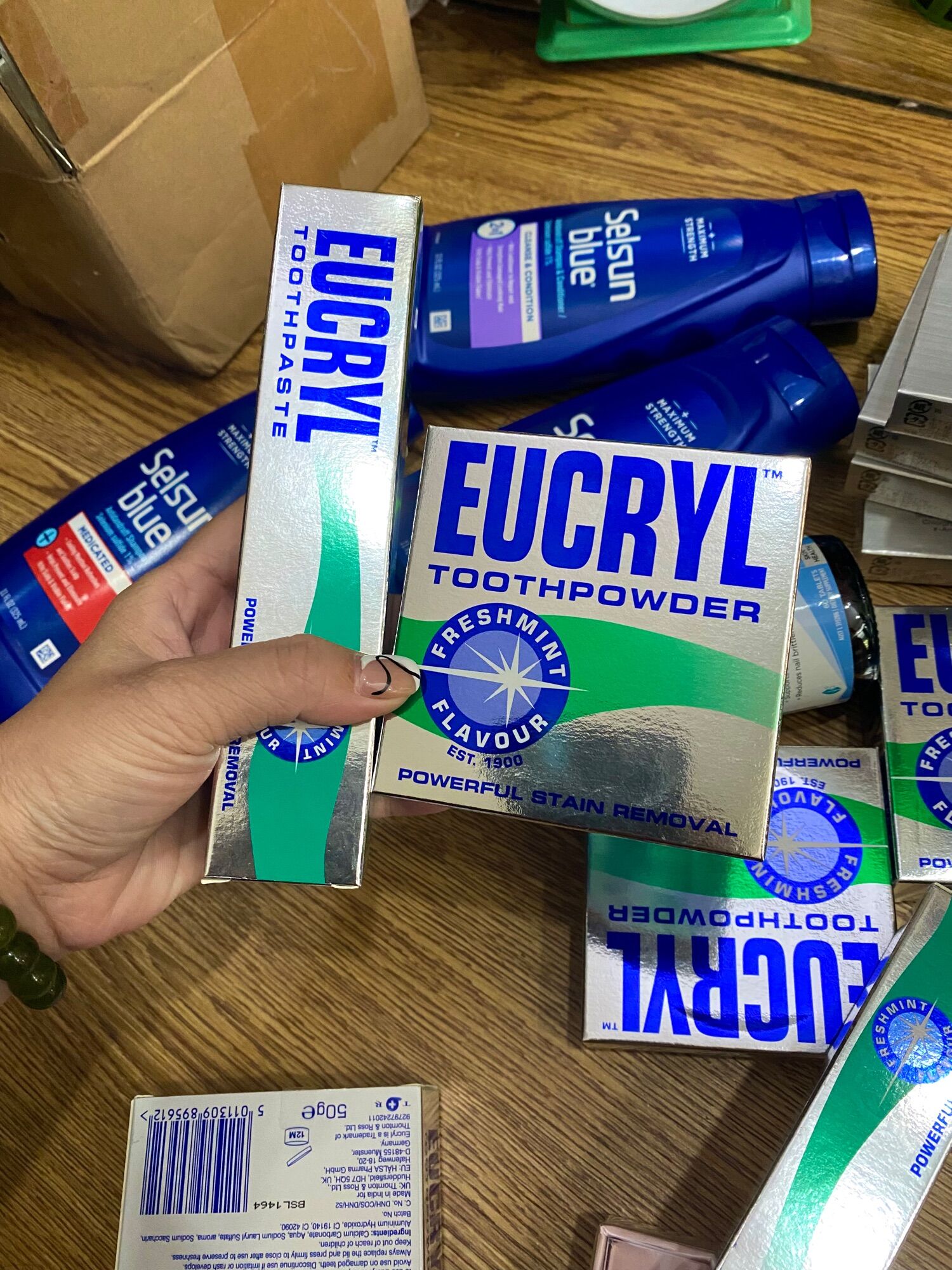 [HCM]Combo kem đánh răng và Bột trắng răng Eucryl Toothpowder 50GR