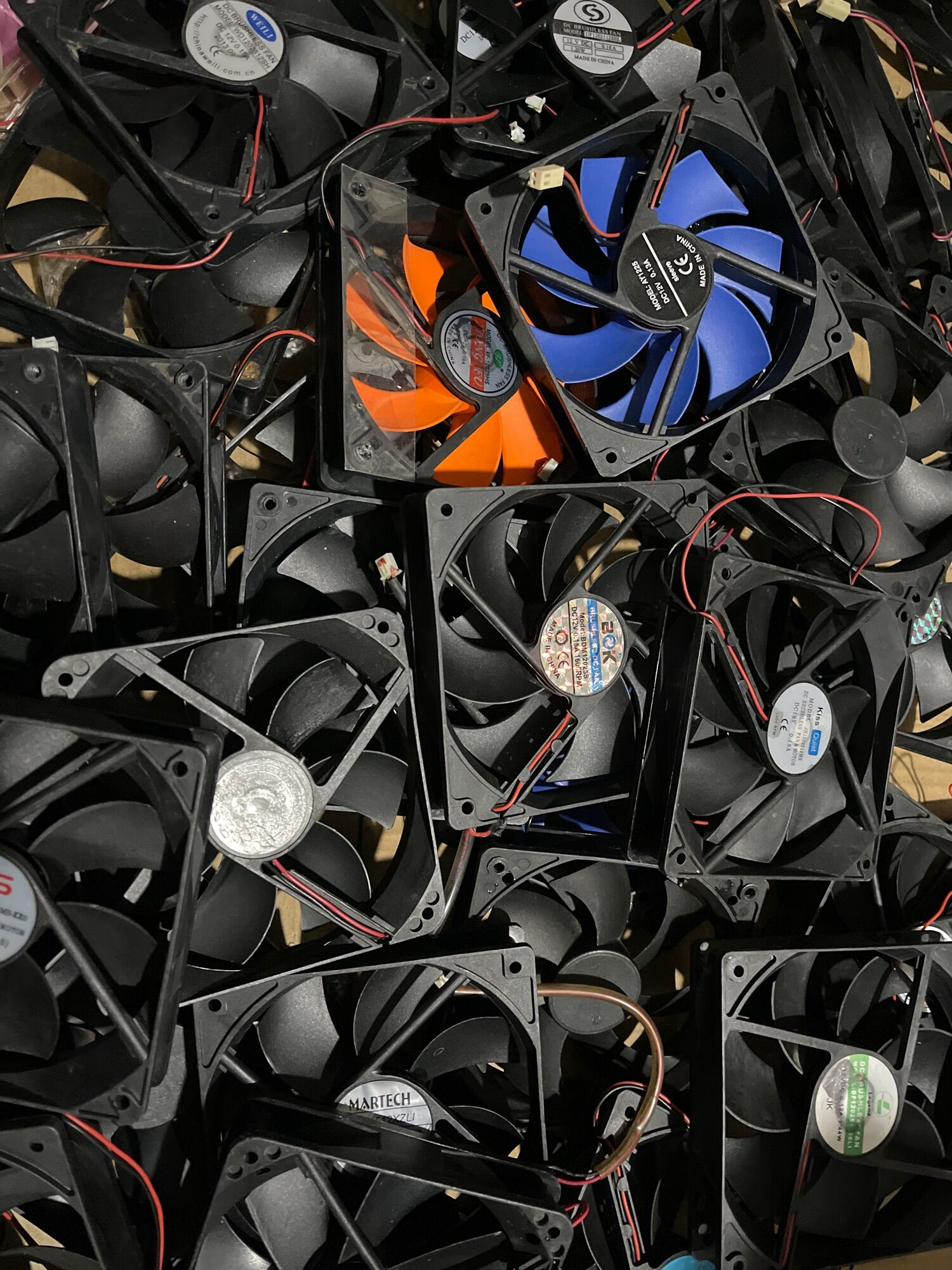 (Clearance) 12V DC fan size fan (12x12cm)