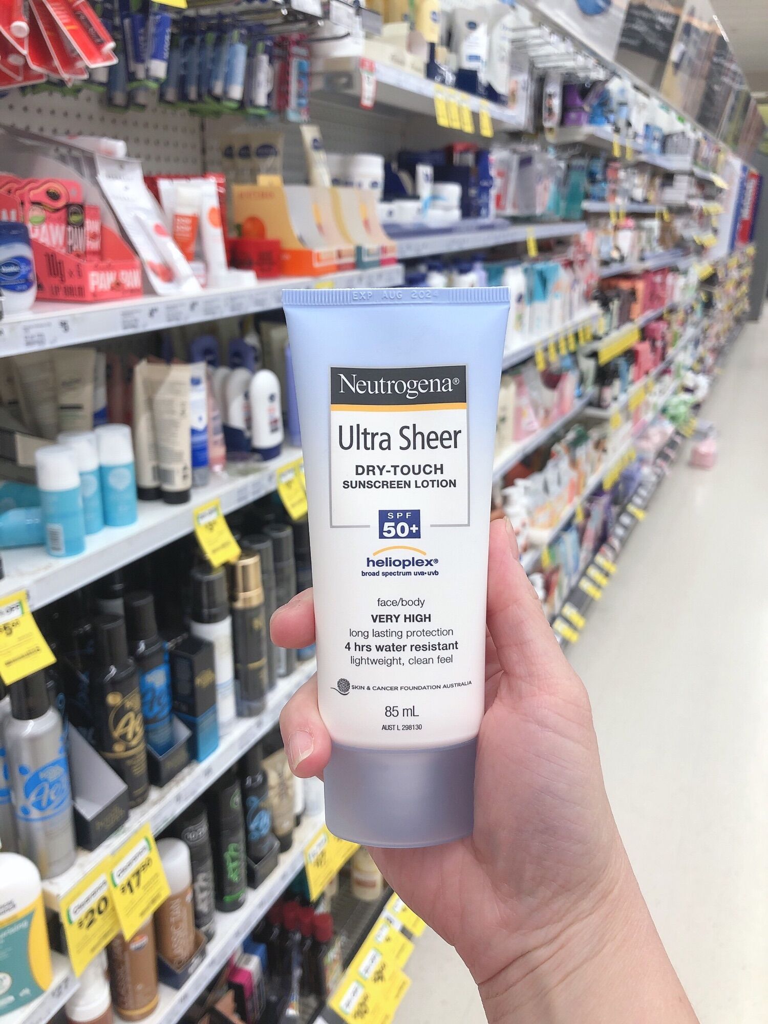 Kem chống nắng Neutrogena Ultra Sheer Body Lotion SPF50+ 85mL