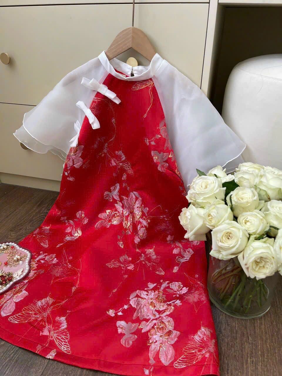 Đầm cách Tân kèm quần th