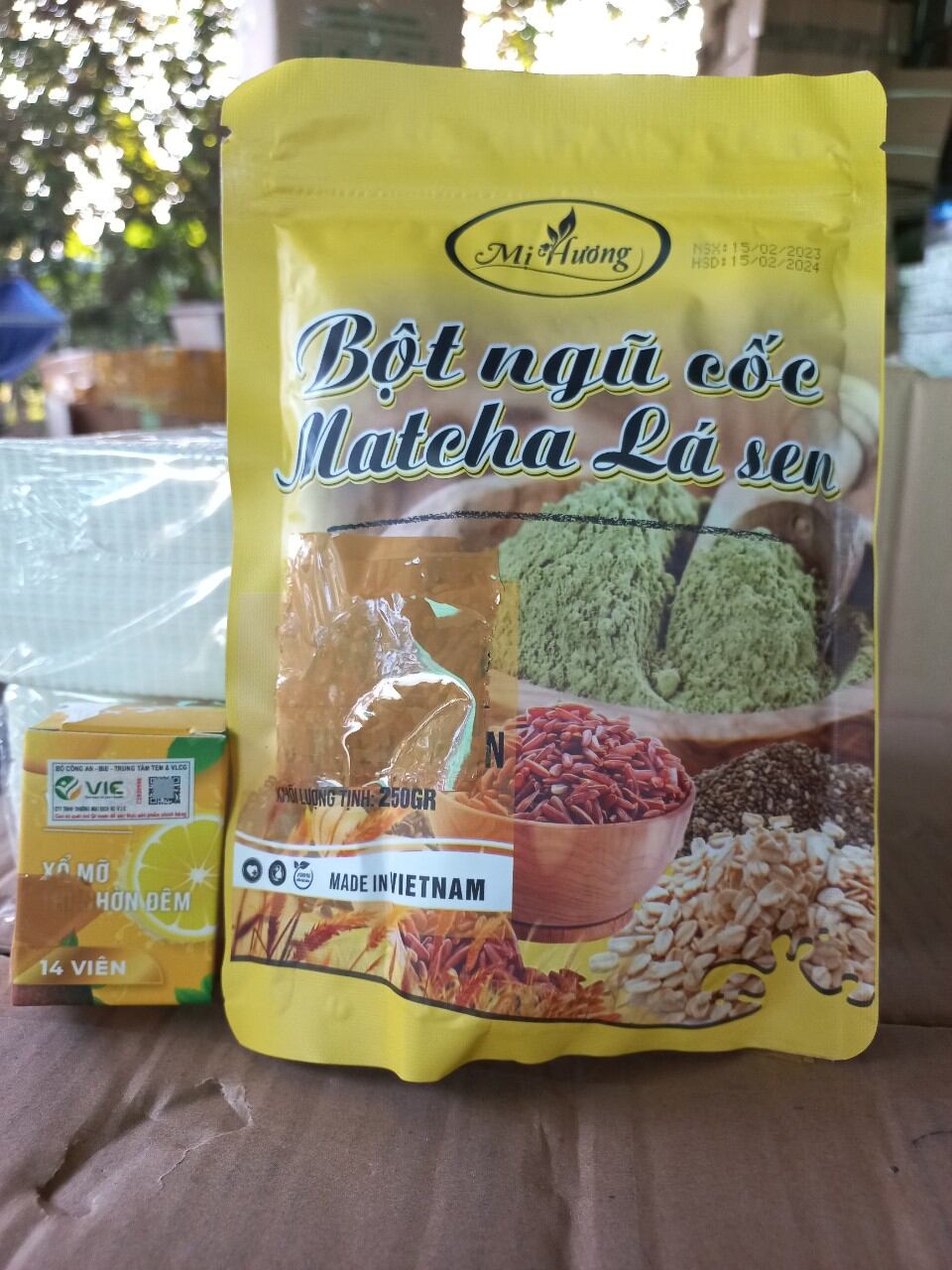 (TẶNG VITC ) BỘT NGŨ CỐC MATCHA LÁ SEN MỊ HƯƠNG GIẢM CÂN