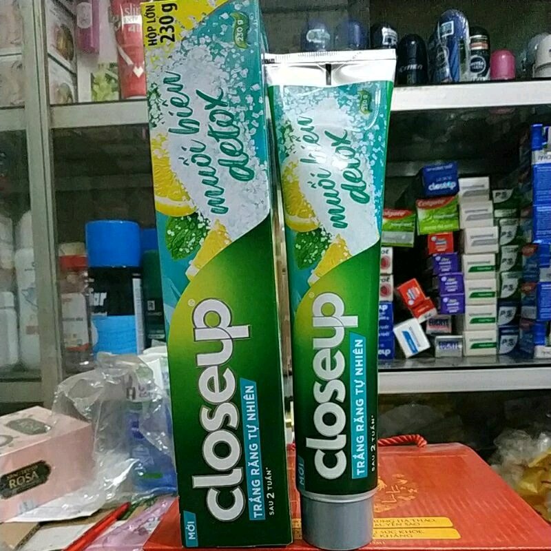 Kem đánh răng closeup muối biển và chanh 230g giúp trắng răng sau 2 tuần