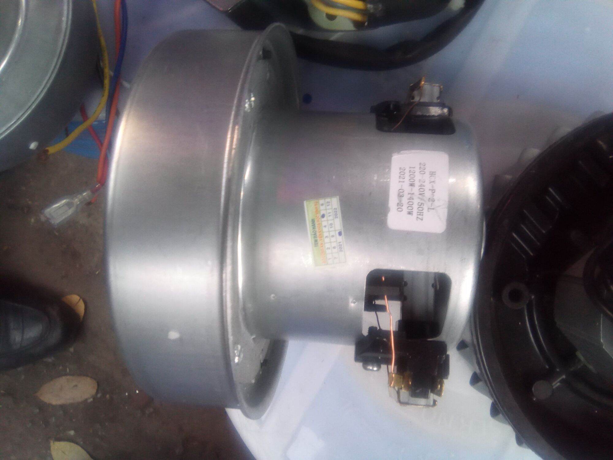 Mo to may hut bui 1400w bau 13,5 cm