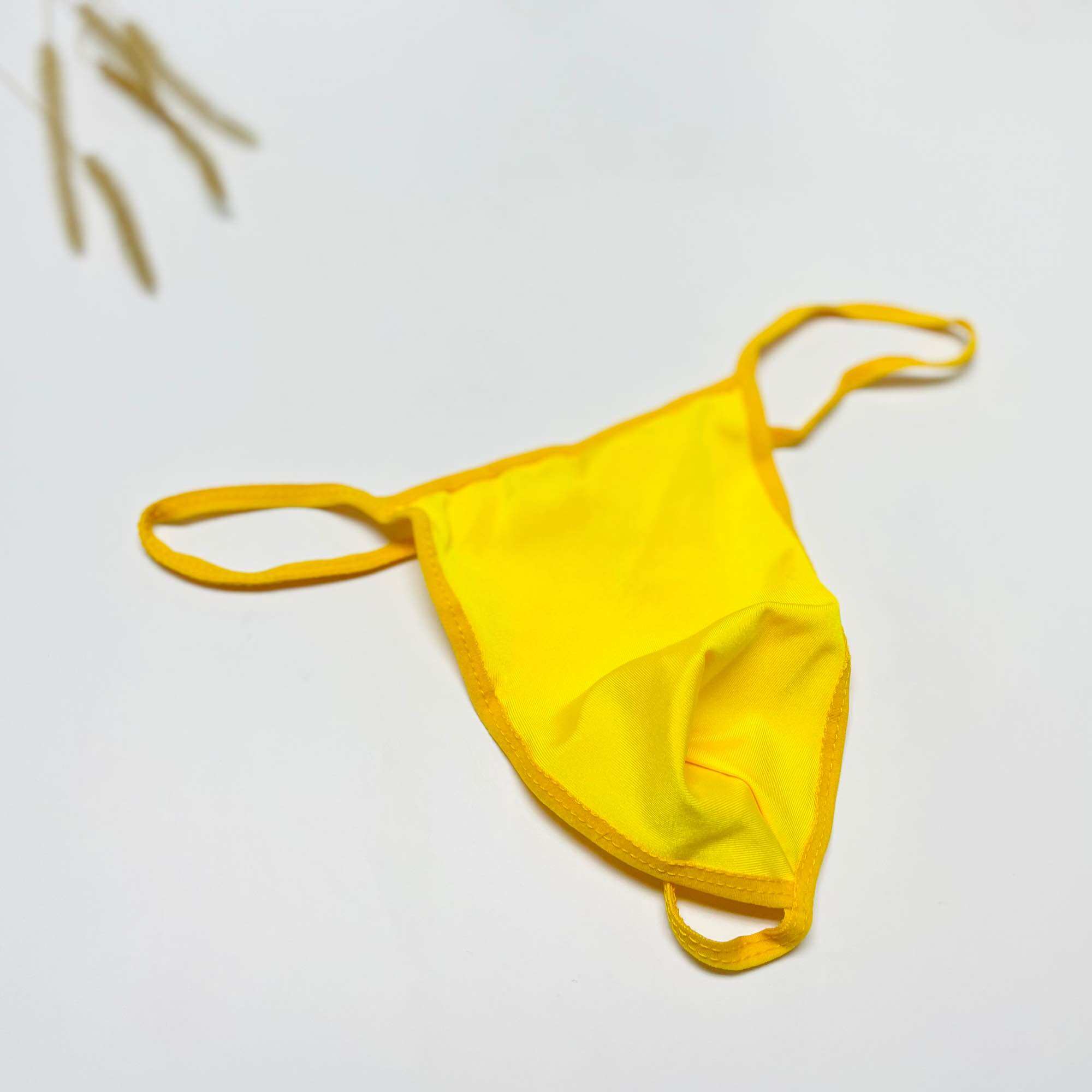 Quần lót nam lọt khe thun cở size L