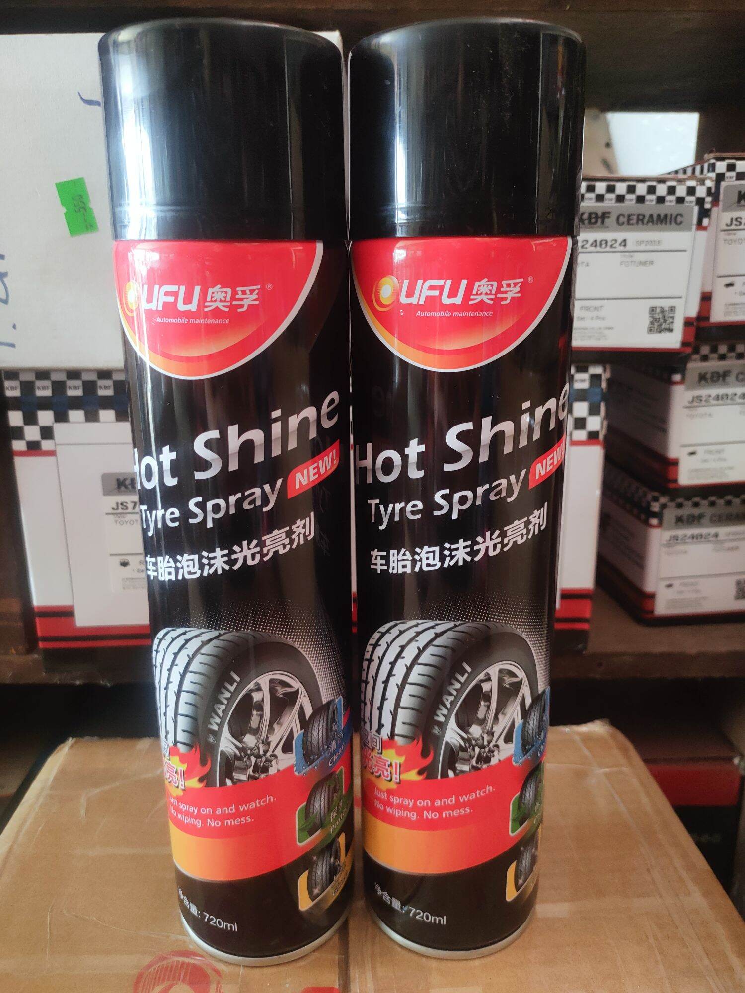 Chai xịt làm đen bóng vỏ xe hot shine