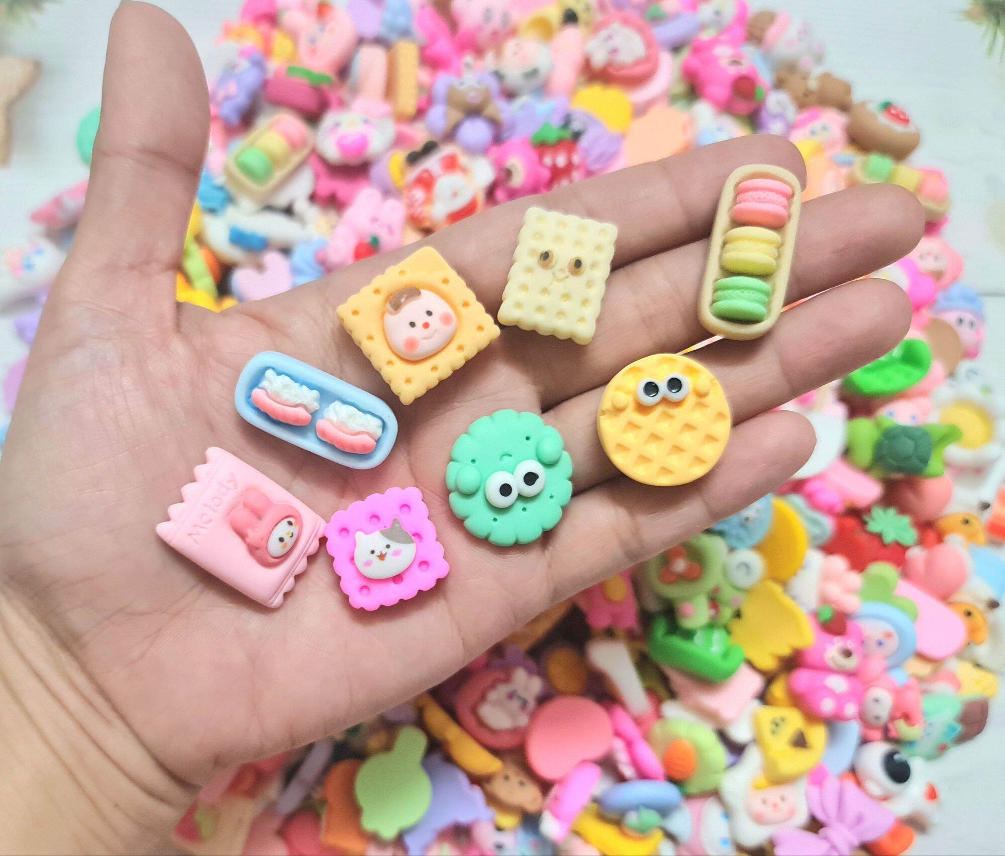 Set 100 charm/center nhám trộn nhiều mẫu xinh (có cả những mẫu ko có trong ảnh)