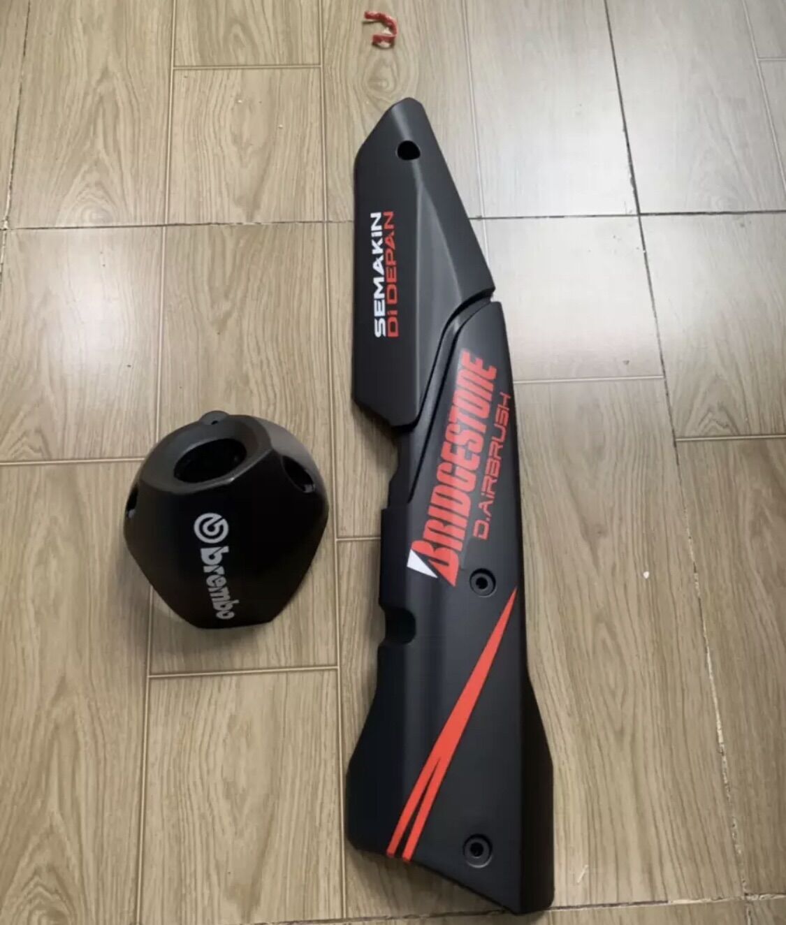 Ốp bô và chụp đít bô ex 155 - màu đỏ nhám