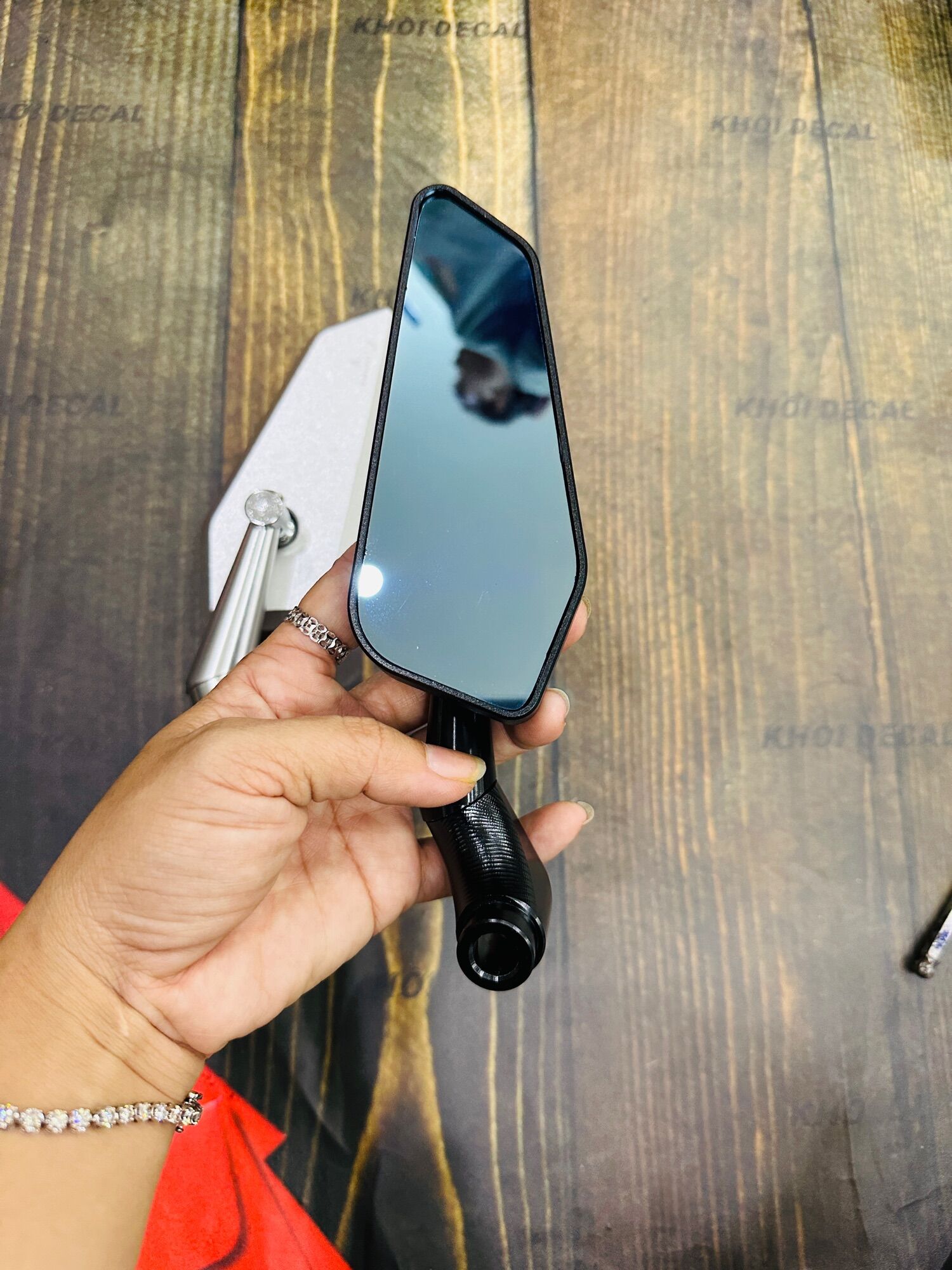 Kính Rizoma 744 chân ngắn