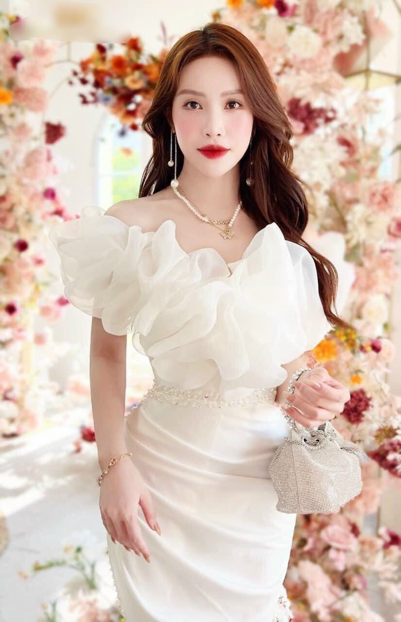 ĐẦM BODY BẸT VAI PHỒNG NGỰC KẾT ĐÁ EO