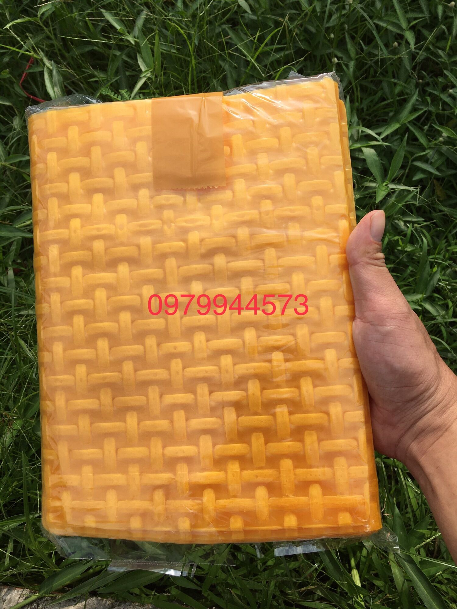 Bánh tráng mỏng vàng nghệ dùng cuốn bơ 1kg +-110 cái bánh
