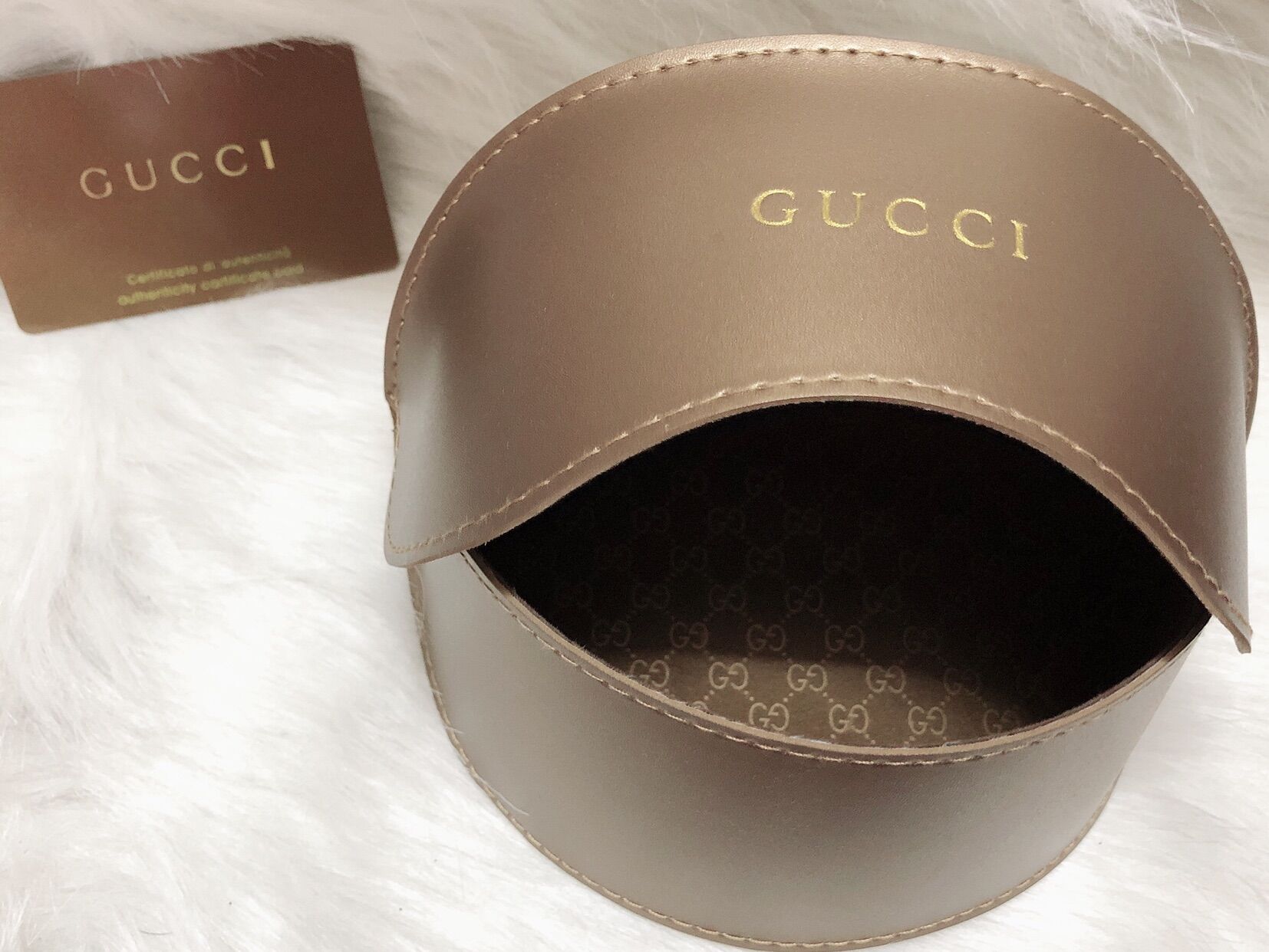 Hộp Đựng Kính Gucci