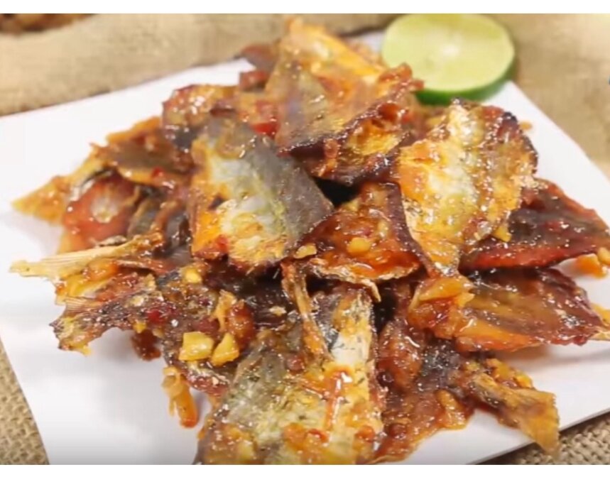 Cá chỉ vàng rim 300g-cả hủ