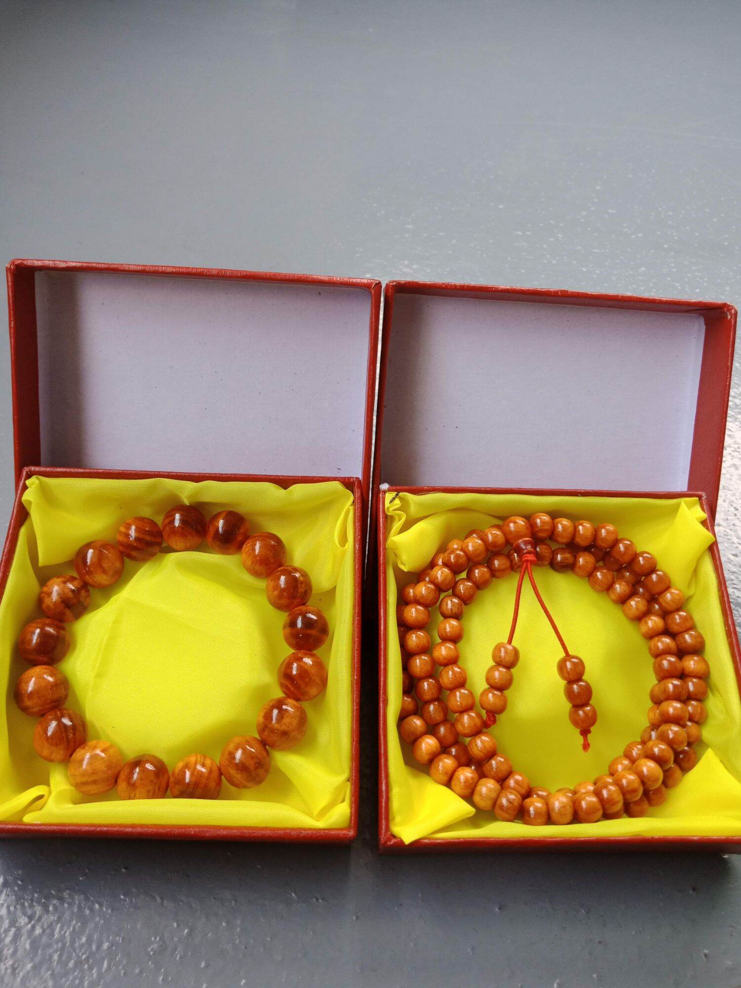 tràng 108 hạt gỗ huyết long