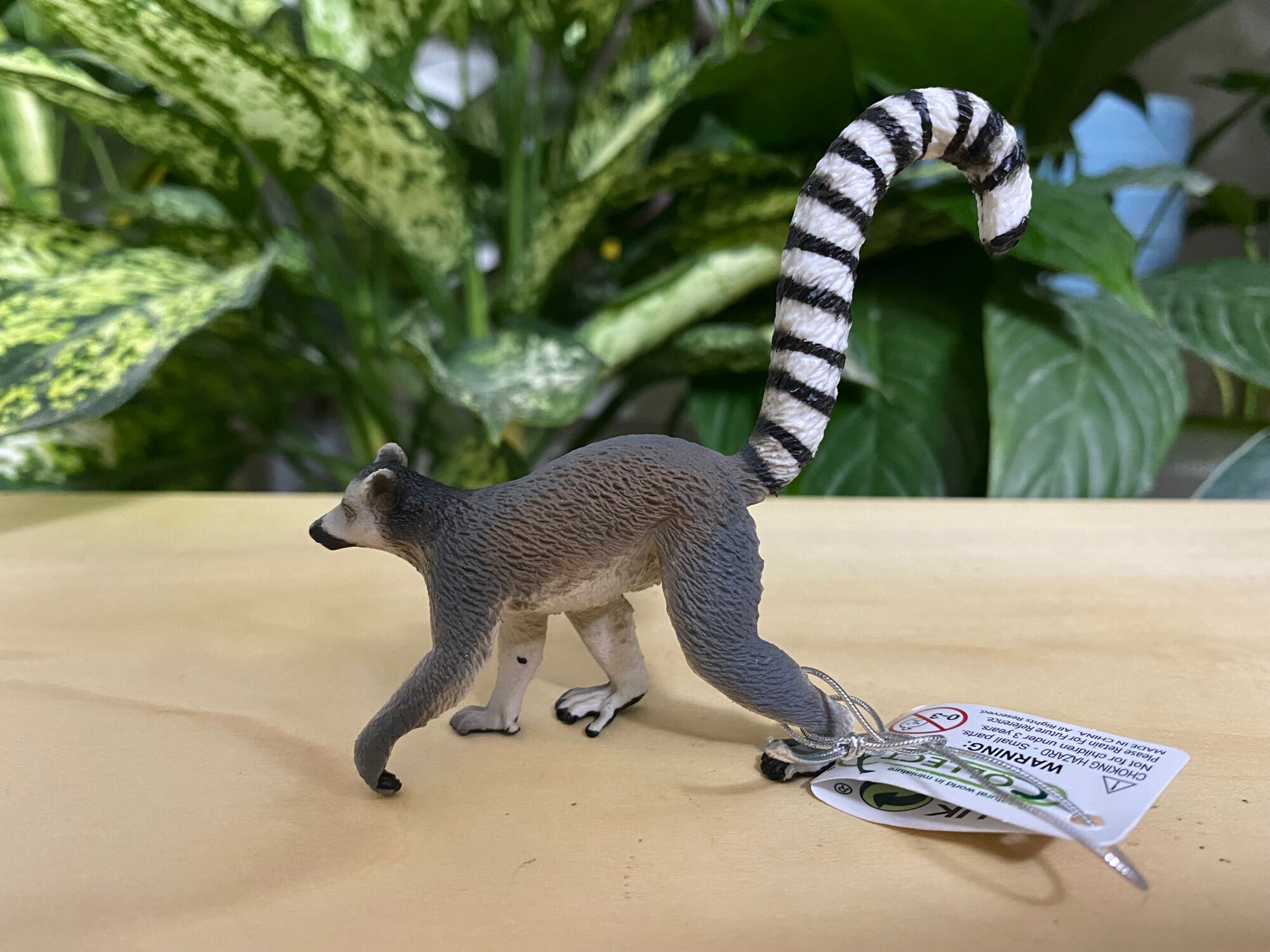 [CHÍNH HÃNG COLLECTA] MÔ HÌNH ĐỘNG VẬT - VƯỢN CÁO ĐUÔI VÒNG