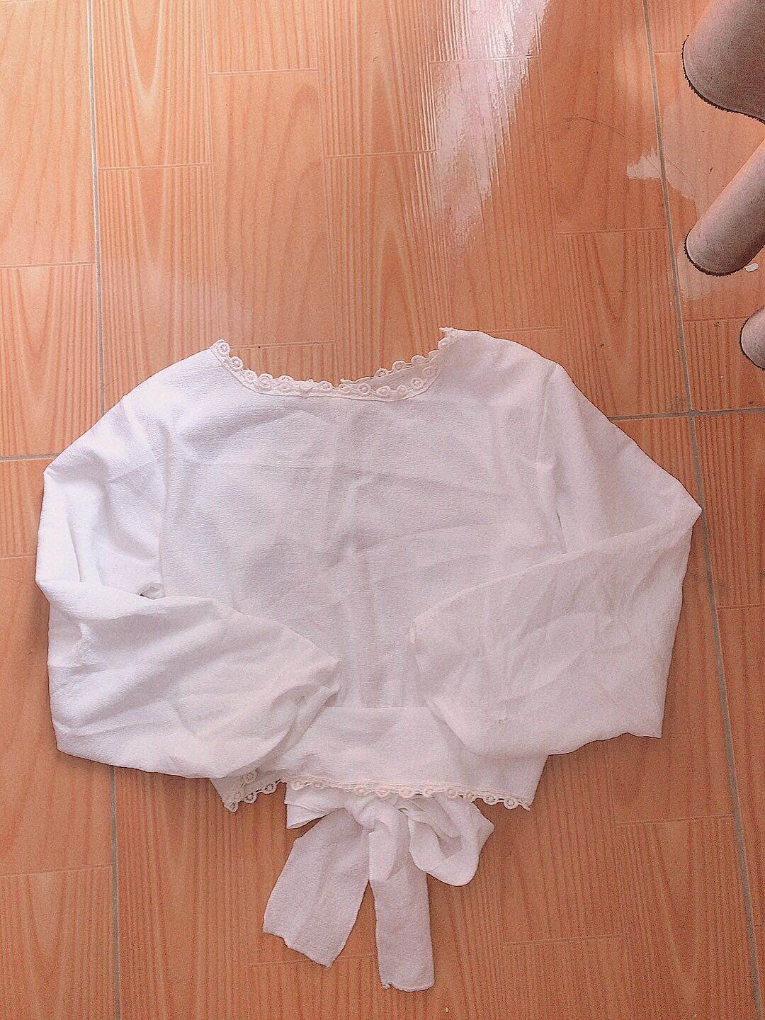 Áo Kiểu Viền Ren Cột Nơ Eo