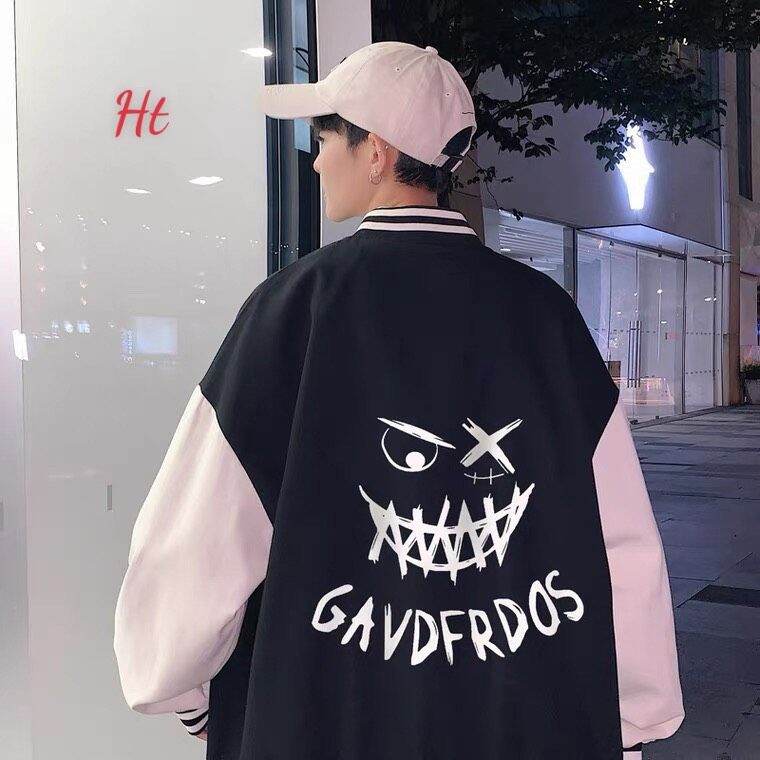 Áo Bomber Gió phối Quỷ GAV
Chất liệu: gió lì mịn, cúc bấm sịn sò
màu: thân đen, thân trắng
siêu hót