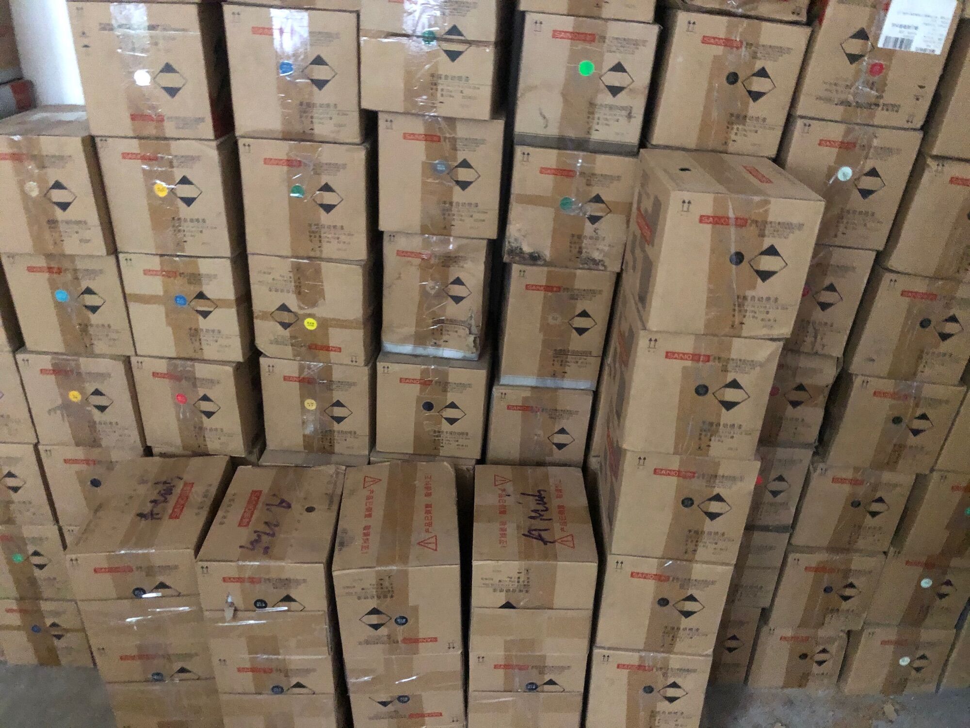 Sơn xịt sano trắng bóng 40, trắng mờ 05(350ml)