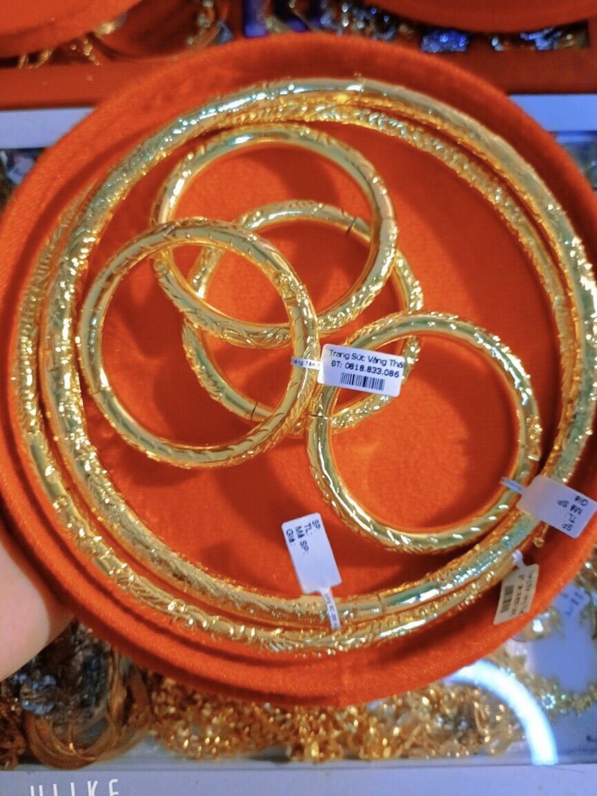 Trang sức cưới cô dâu mạ vàng 24k chạm hình rồng phụng cực đẹp bộ gồm ( 1 kiềng cổ 1 vòng tay ) có tặng kèm 1 hộp nhung đỏ đựng