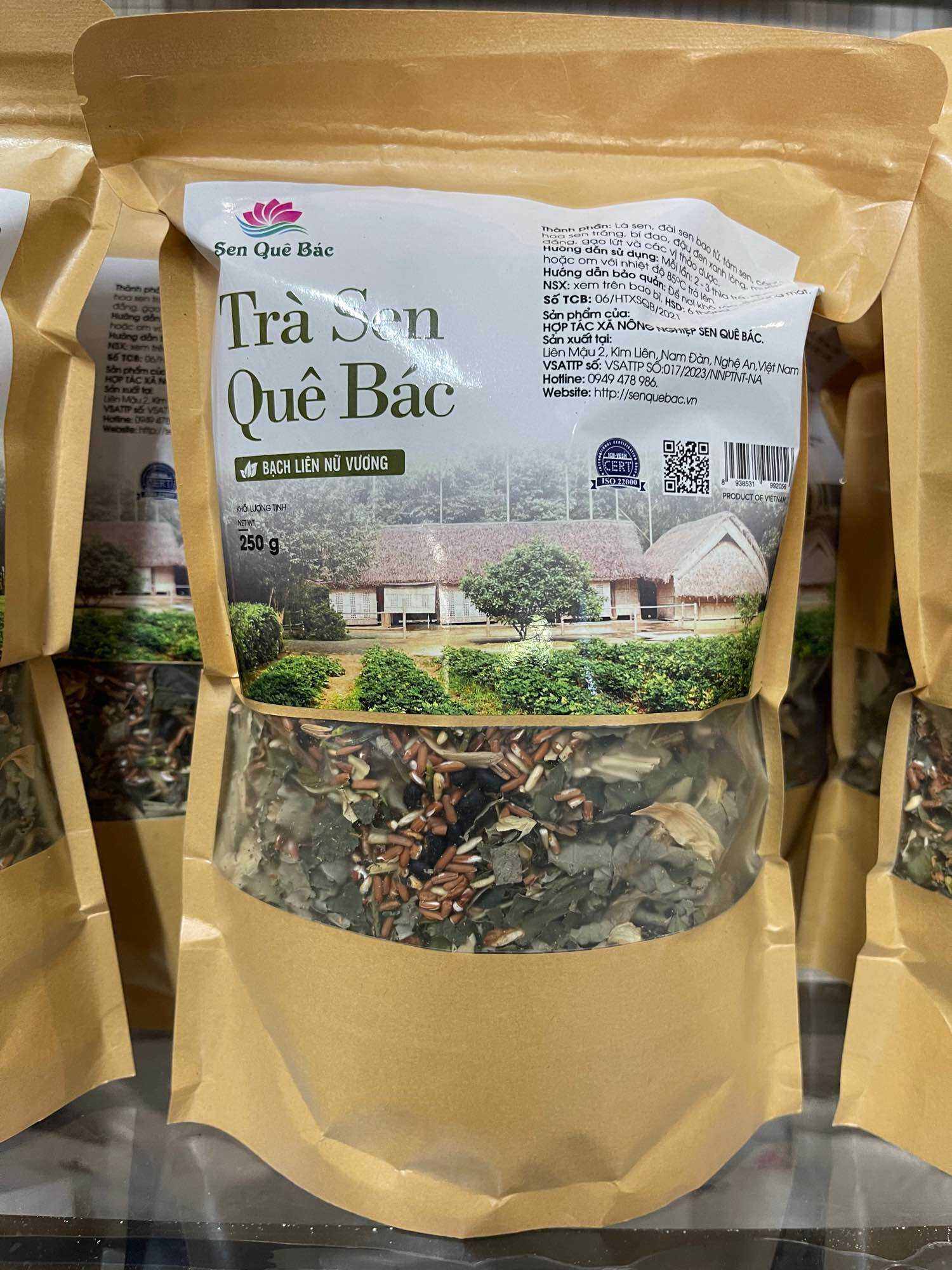 Trà sen quê Bác sản phẩm nổi bật tại Làng Sen Kim Liên ( mua 5 gói tặng một hộp Hà Diệp Liên, mua 10 gói tặng 1 gói )