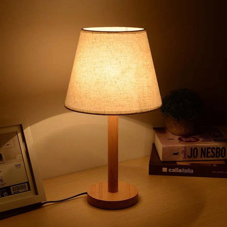 Đèn ngủ để bàn phong cách Hàn Quốc, Đèn ngủ thân gỗ vải lanh (Tặng Đế Lót Đèn) - Decor Fancy