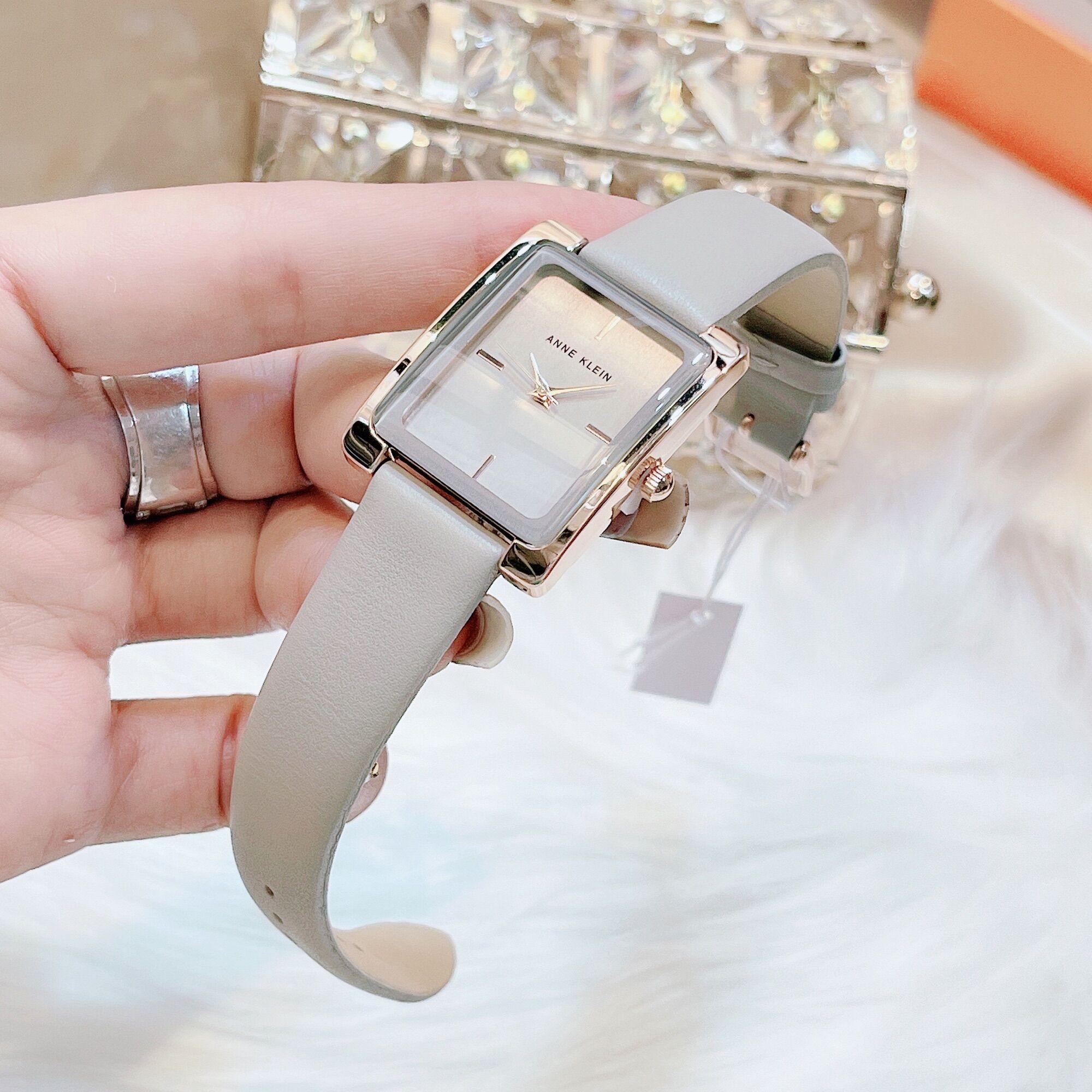 Đồng Hồ Nữ Anne Klein