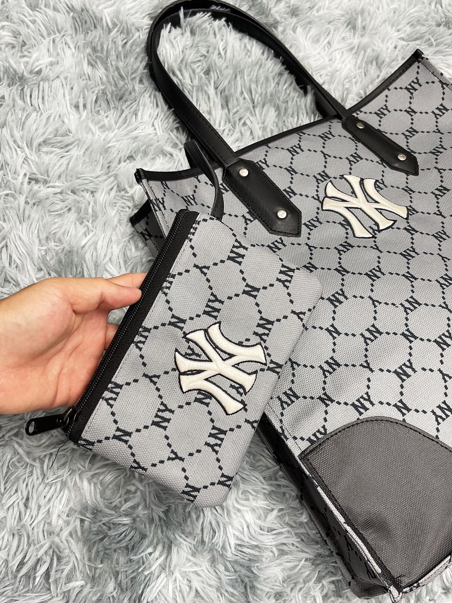 Túi MLB NY MONOGRAM TOTE BAG BLACK, YELLOW