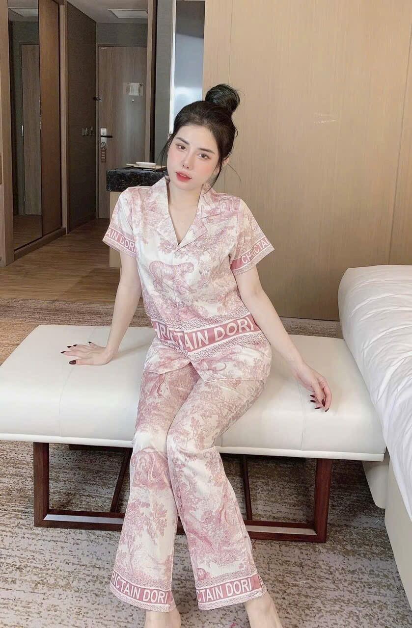 Đồ bộ tay ngắn lụa mềm cao cấp. Hàng thiết kế chuẩn from