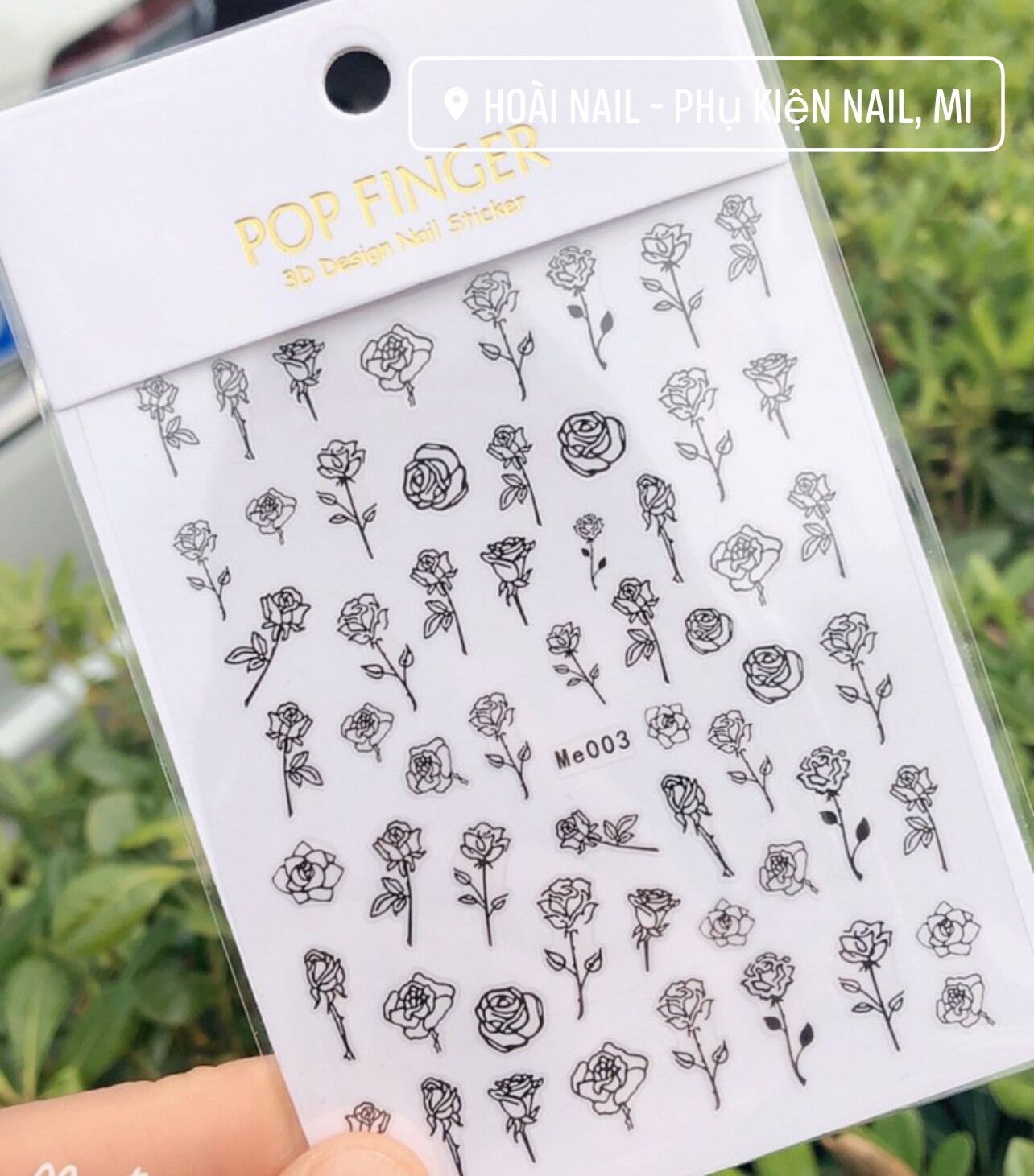 Sticker hoa hồng đen dán móng tay