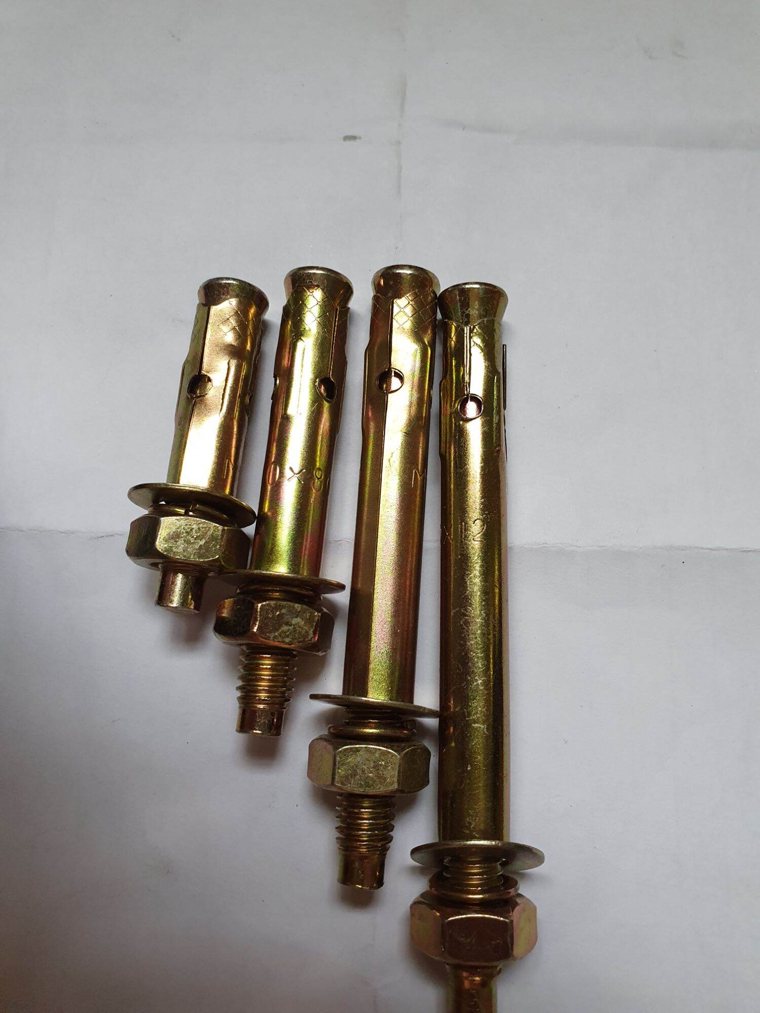 tắcke sắt ( bulong nở) m10 bộ 5 con