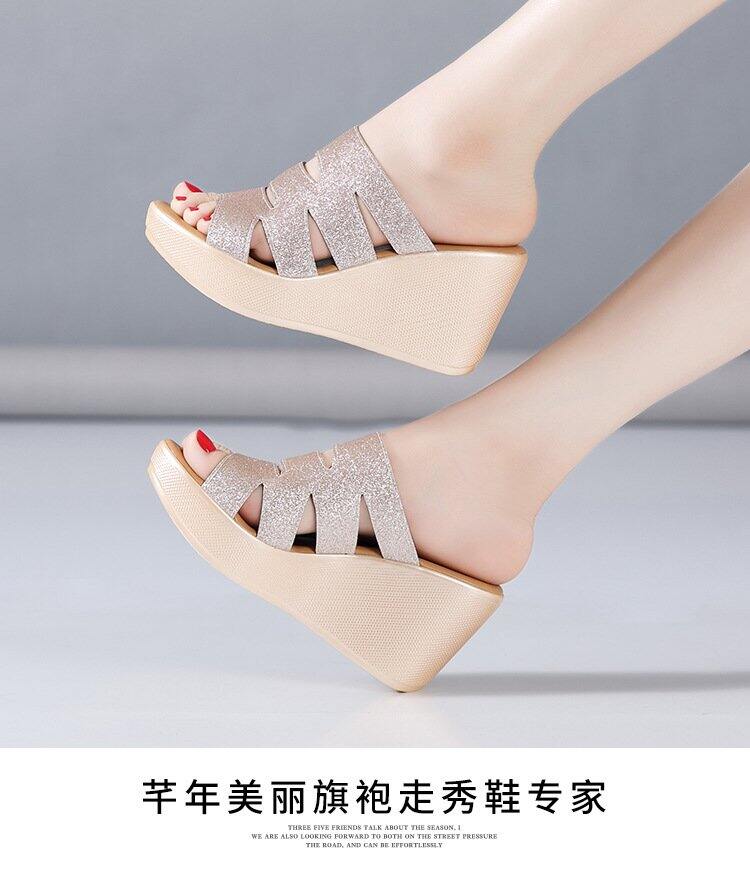 Dép sục mũi vuông khoá mắt xích