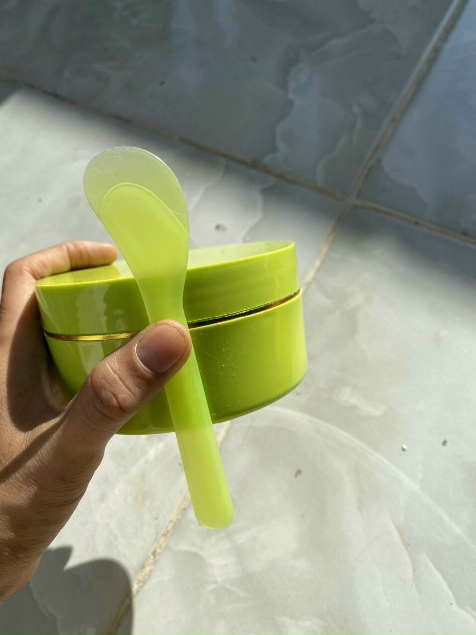 Hủ đựng kem 250gr - tặng muỗng múc kem