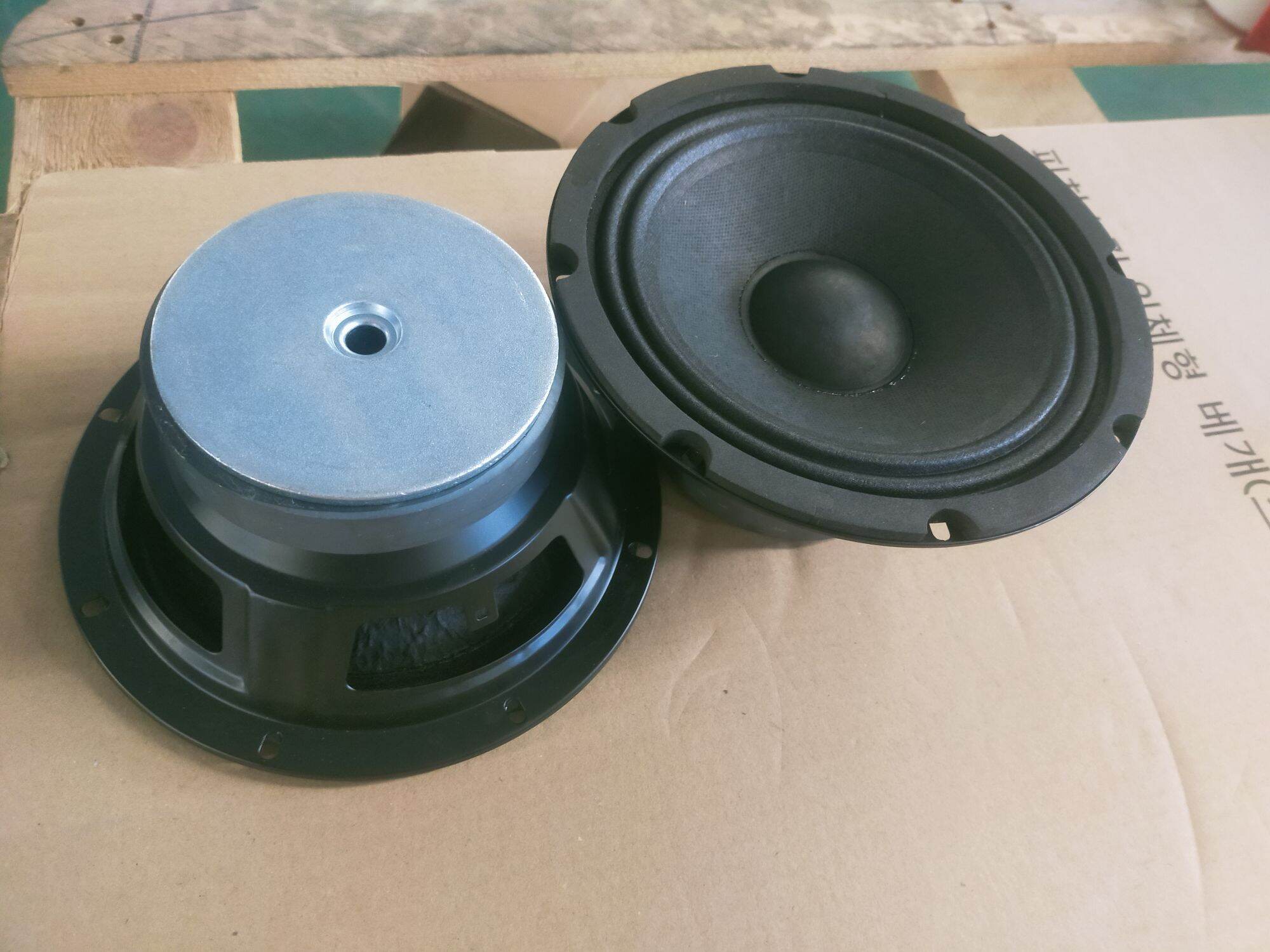 Loa bass 16 từ 110 coil 35 trở kháng 4 ohm.Hàng nhập khẩu chính hãng, giá 1 cái