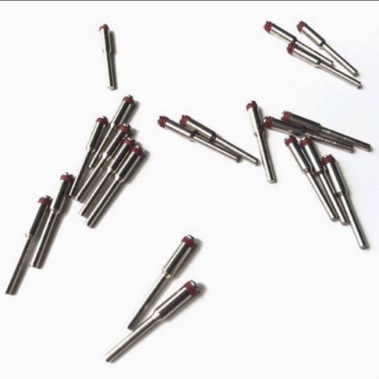 Trục kẹp đĩa lỗ vít 2mm cán 3mm