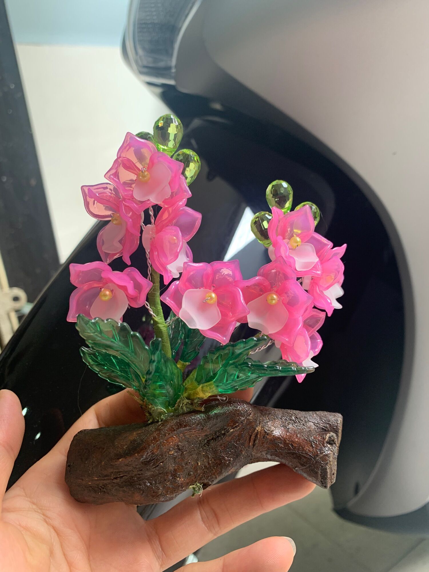 Hoa pha lê mini gắn gỗ cao 13cm ngang 10cm
