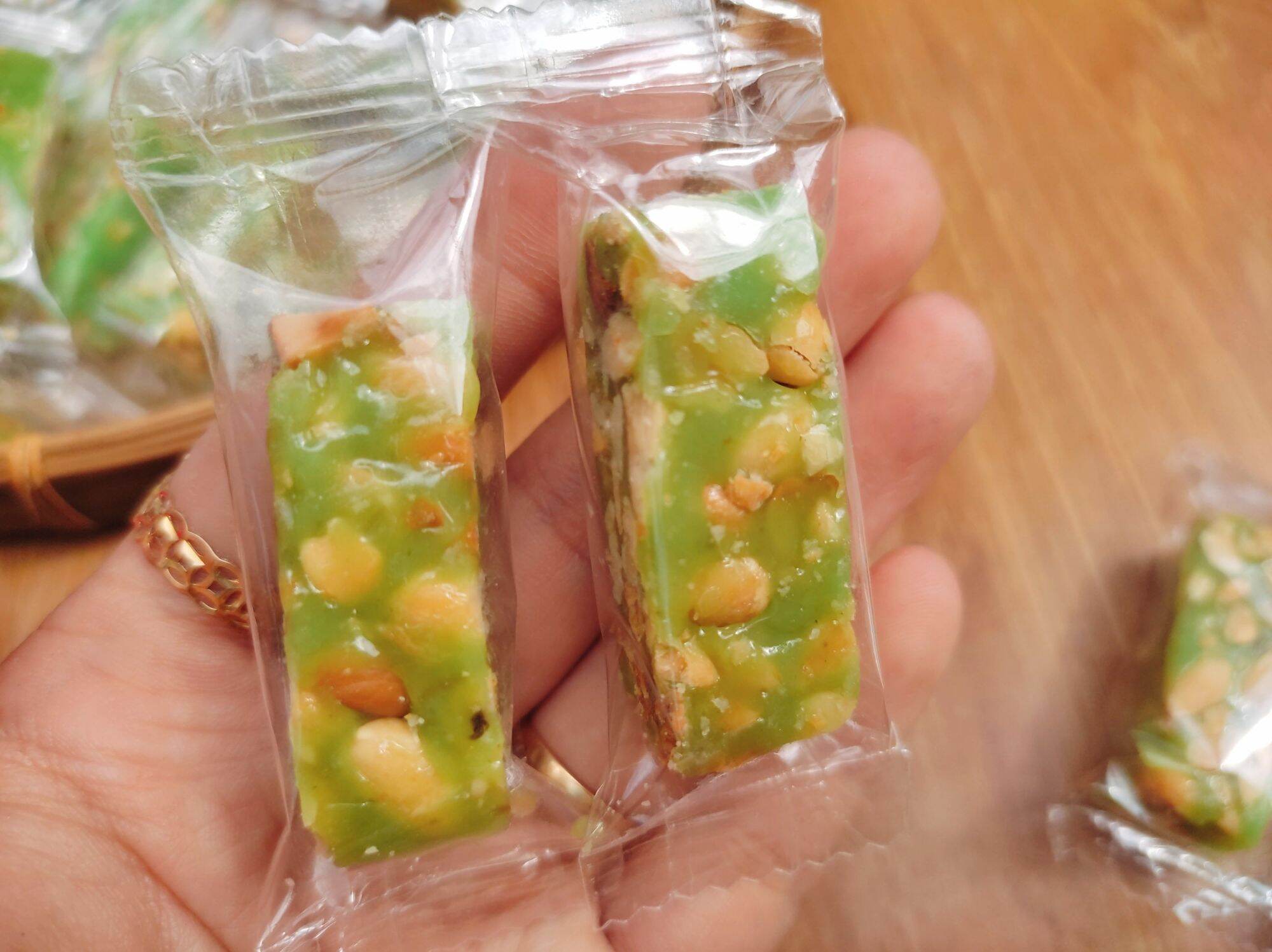 Kẹo đậu phộng nước cốt dừa lá dứa Bến Tre 500g