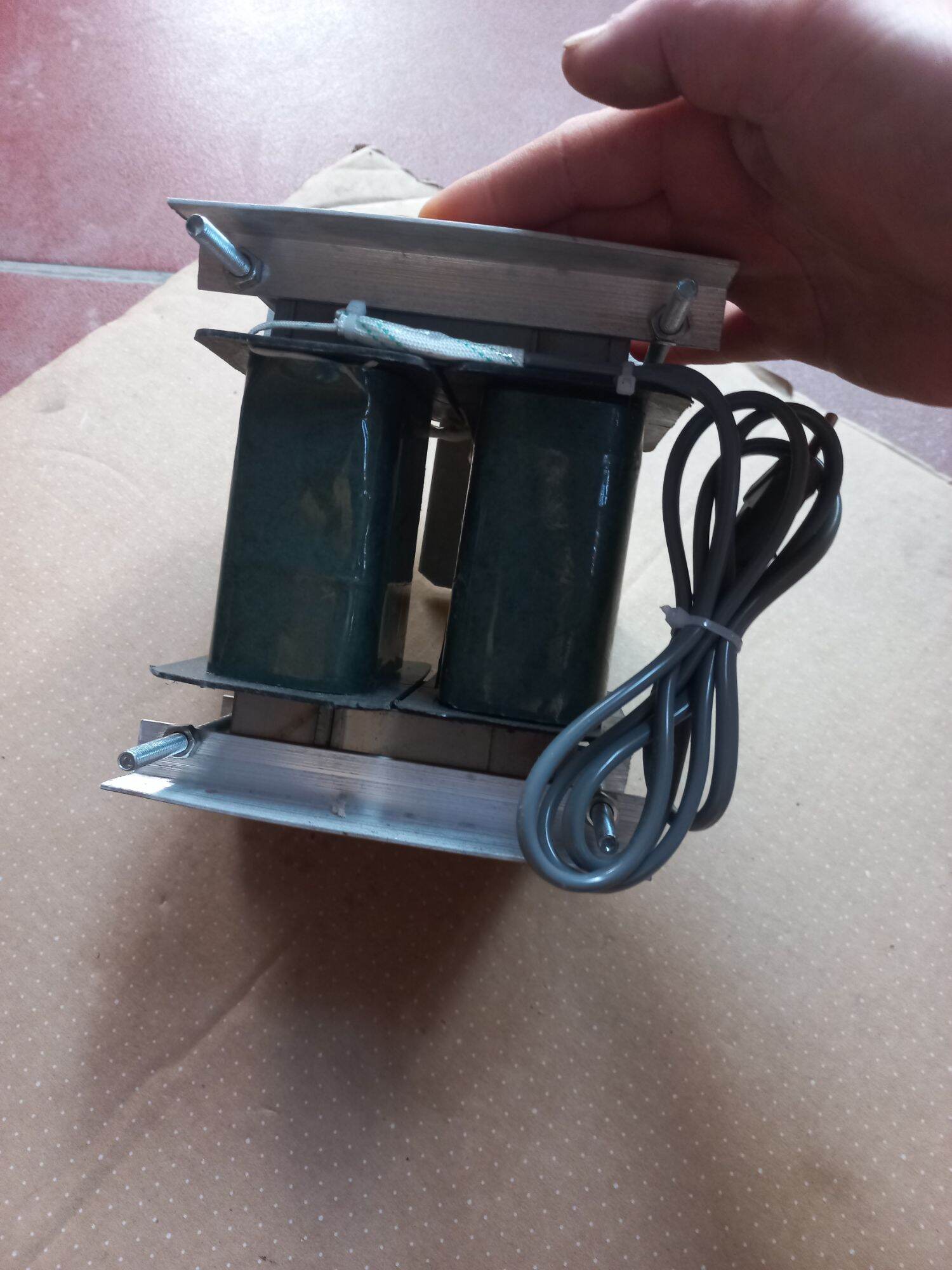 Máy nạp bình ắc quy 100 - 200AH ( DÂY ĐỒNG TẶNG 2 KẸP NẠP)