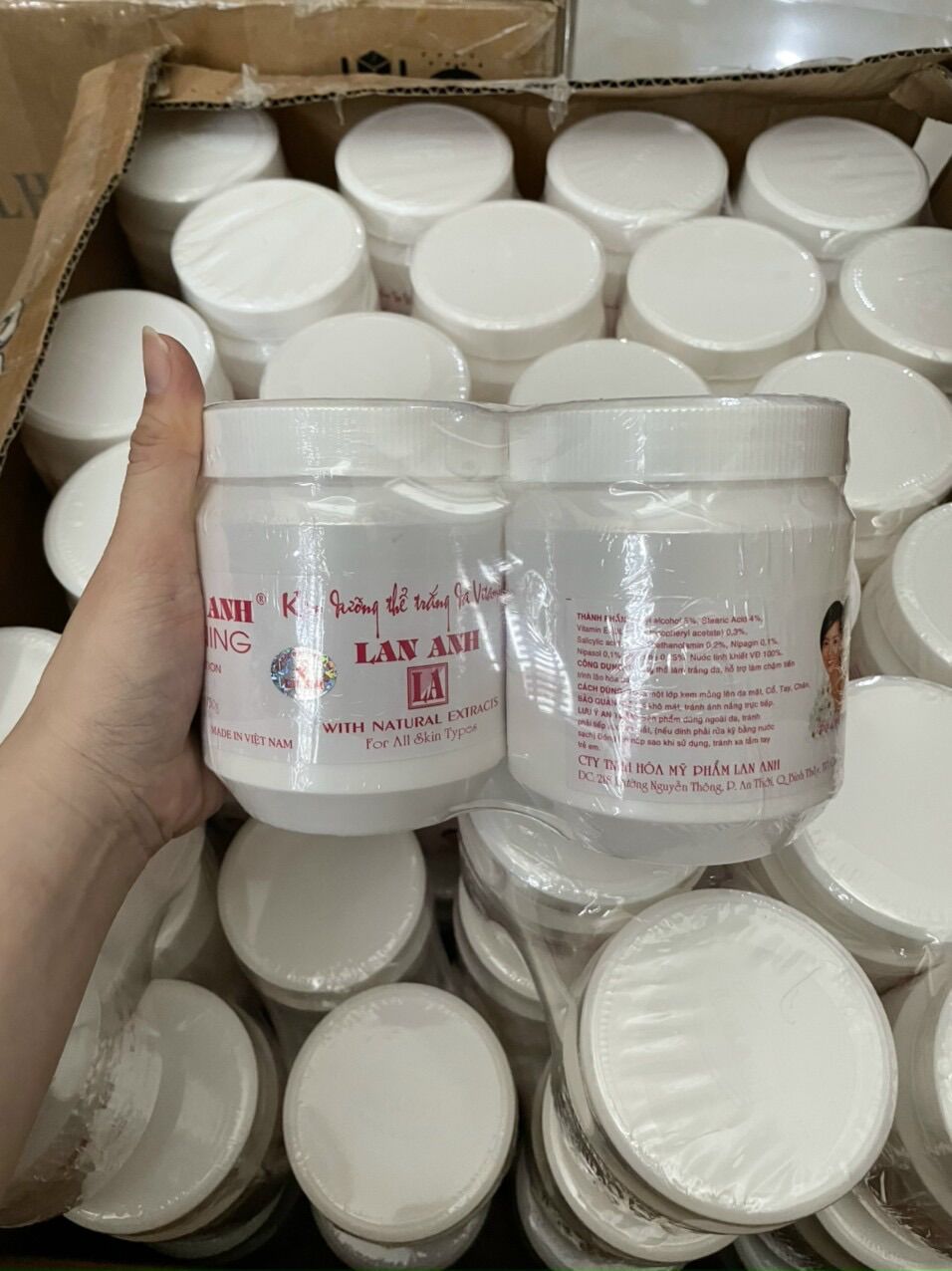 Lẻ 1 hộp 250g kem lan anh dưỡng thể ( lotion lan anh )