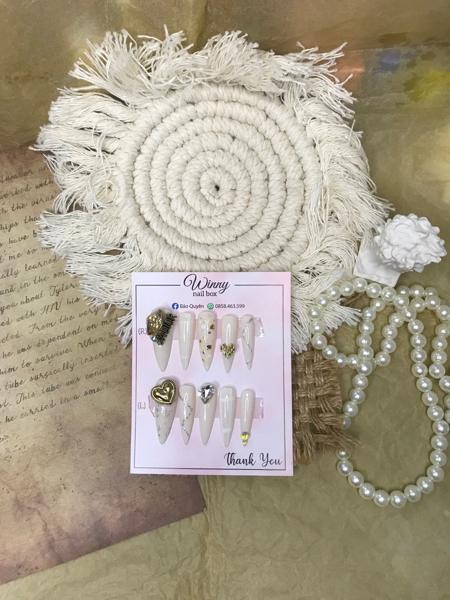 Nailbox móng up móng giả trắng trái tim đồng