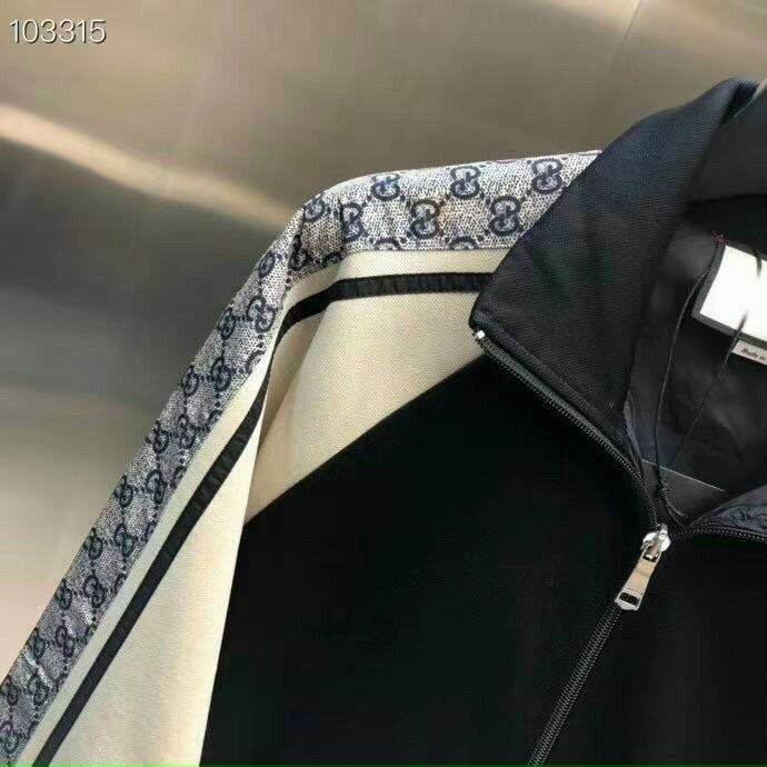 Áo Khoác Dù Viền Tay Gucci KD55