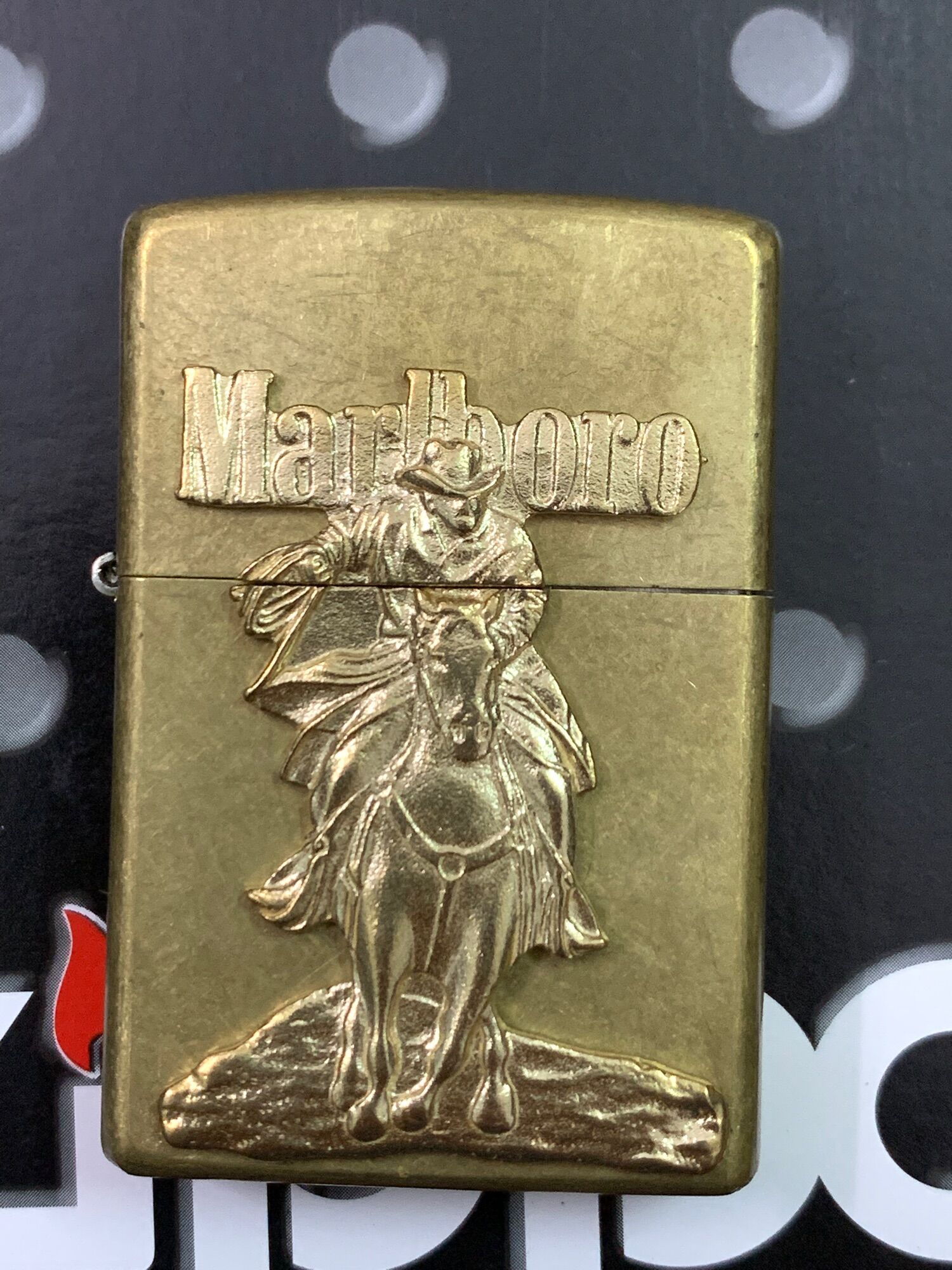 Emblem dán zippo chủ đề cao bồi