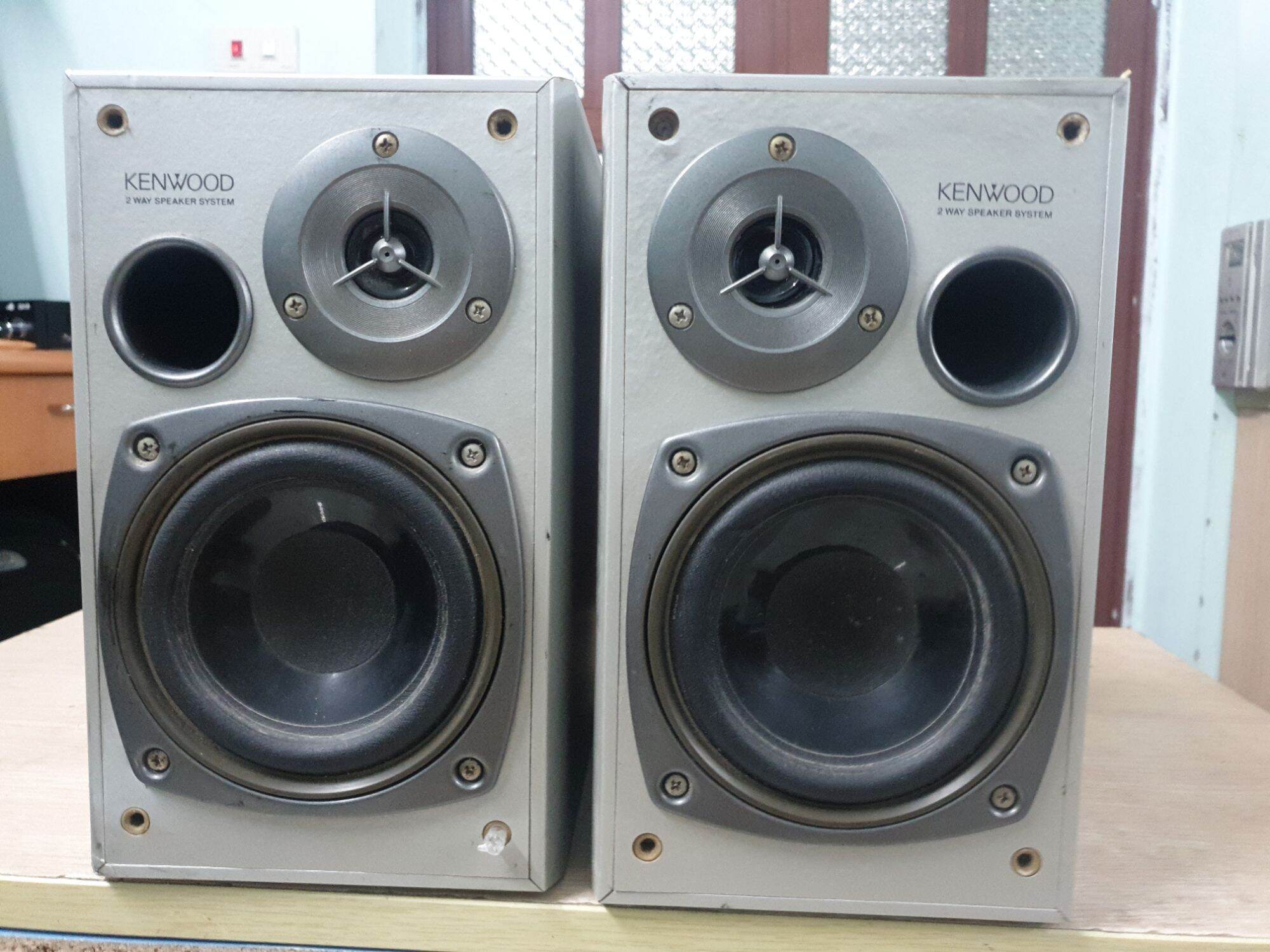 Đôi Loa kenwood LS_SL3. loa không căng Hậu hơi xấu