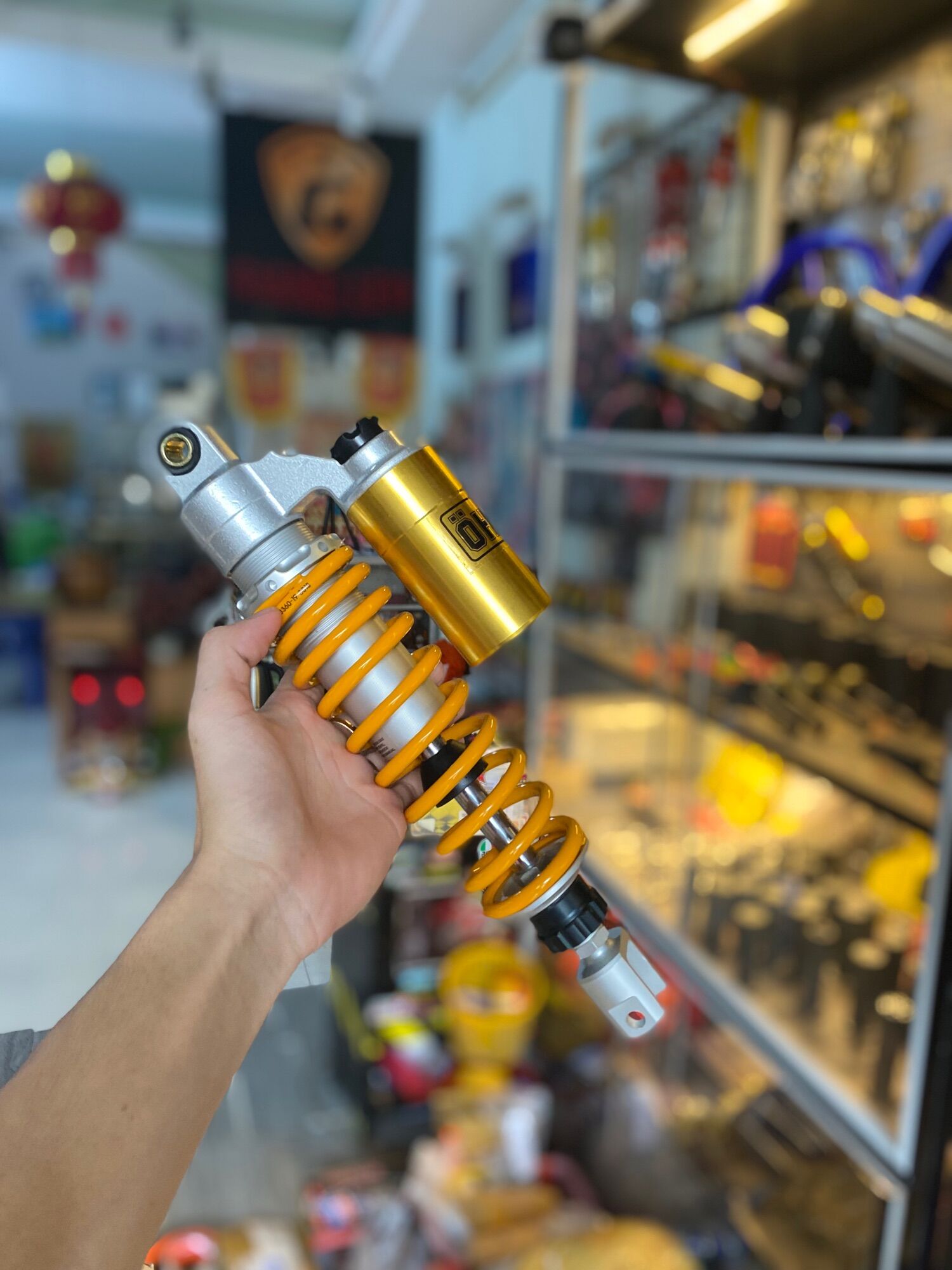 Phuột ohlin bình dầu trên vario click vision mio