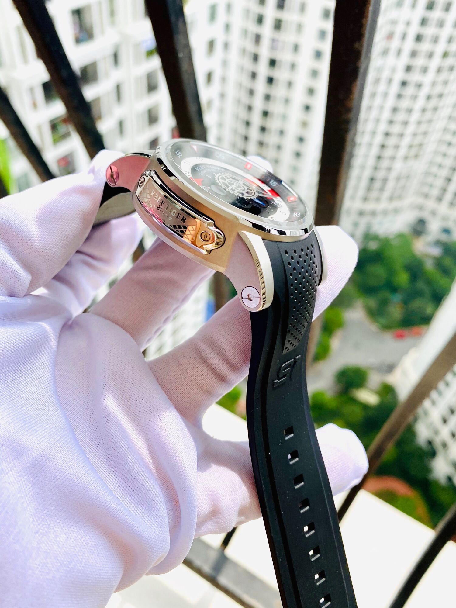 Đồng hồ nam Reef Tiger rga3063