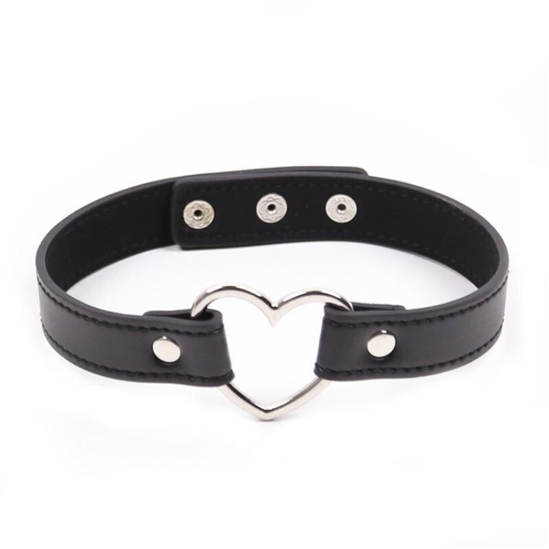 Vòng cổ choker da phong cách gothic