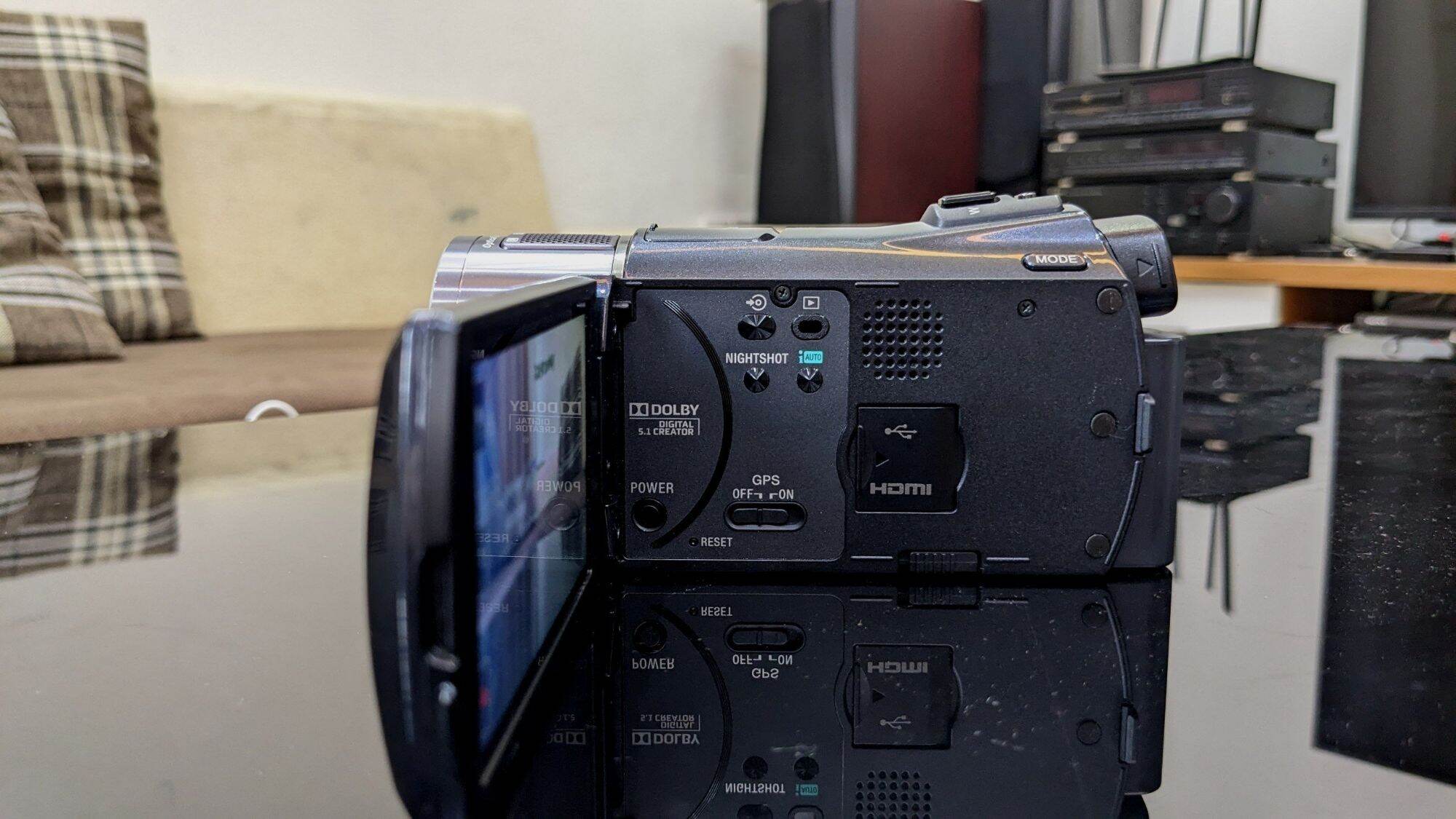 Máy quay phim Full HD Sony HDR - CX550 (đã qua sử dụng like new)