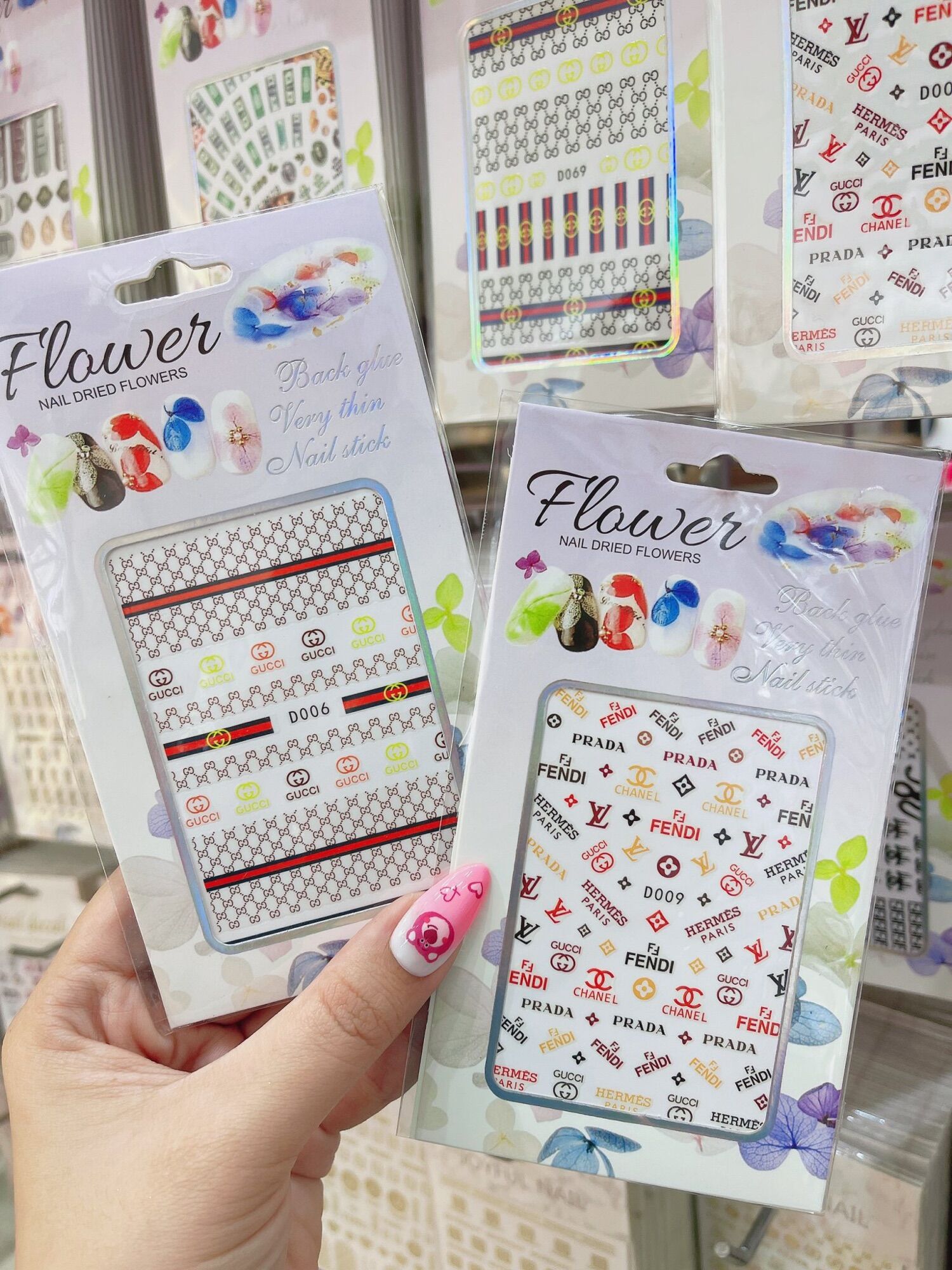 STICKER THƯƠNG HIỆU 13k/2Tấm