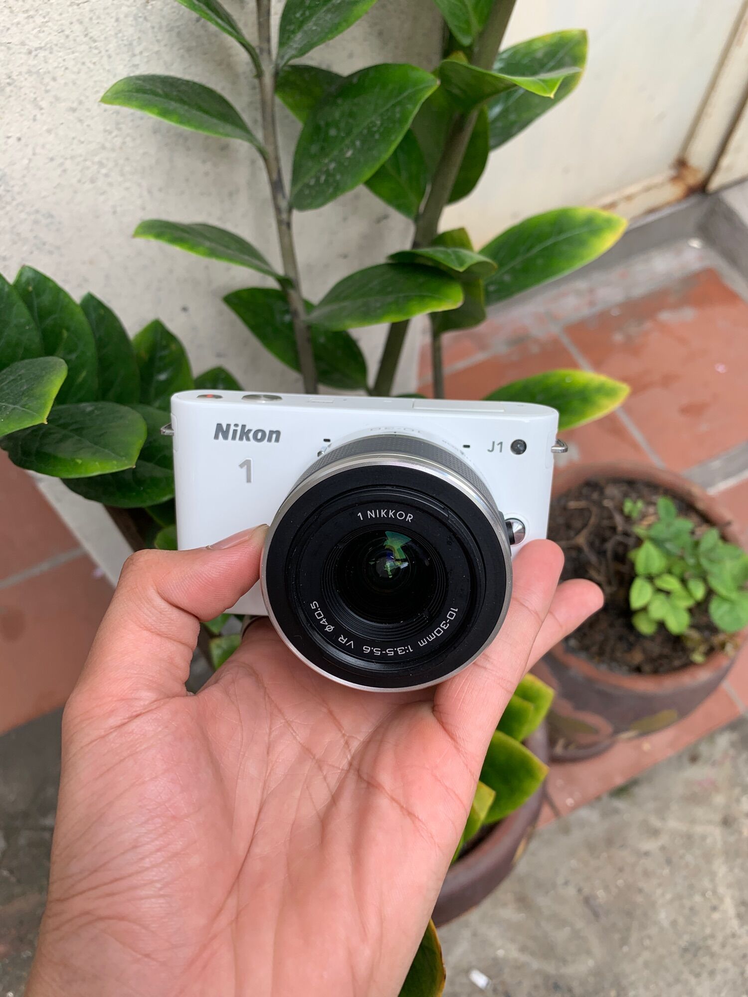 Bộ Máy ảnh nikon j1 kèm ống kính Kit