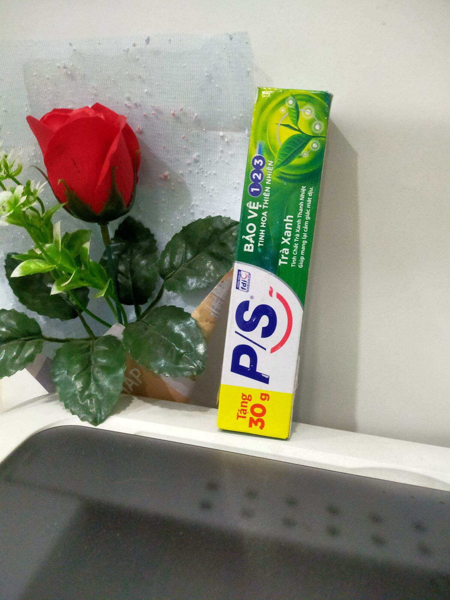 kem đánh răng ps trà xanh