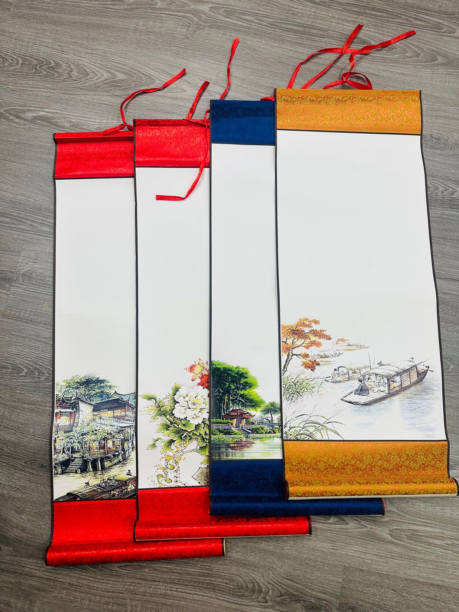 Biểu lụa viết thư pháp..Có hình nền sẵnKích thước 27x80cm