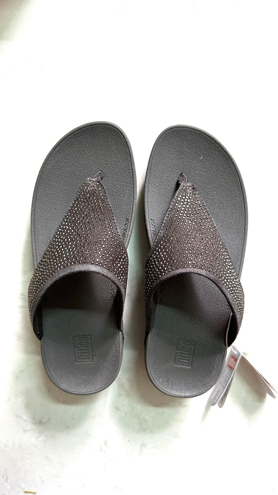 Dép fitflop kẹp ủi đá  đen vnxk